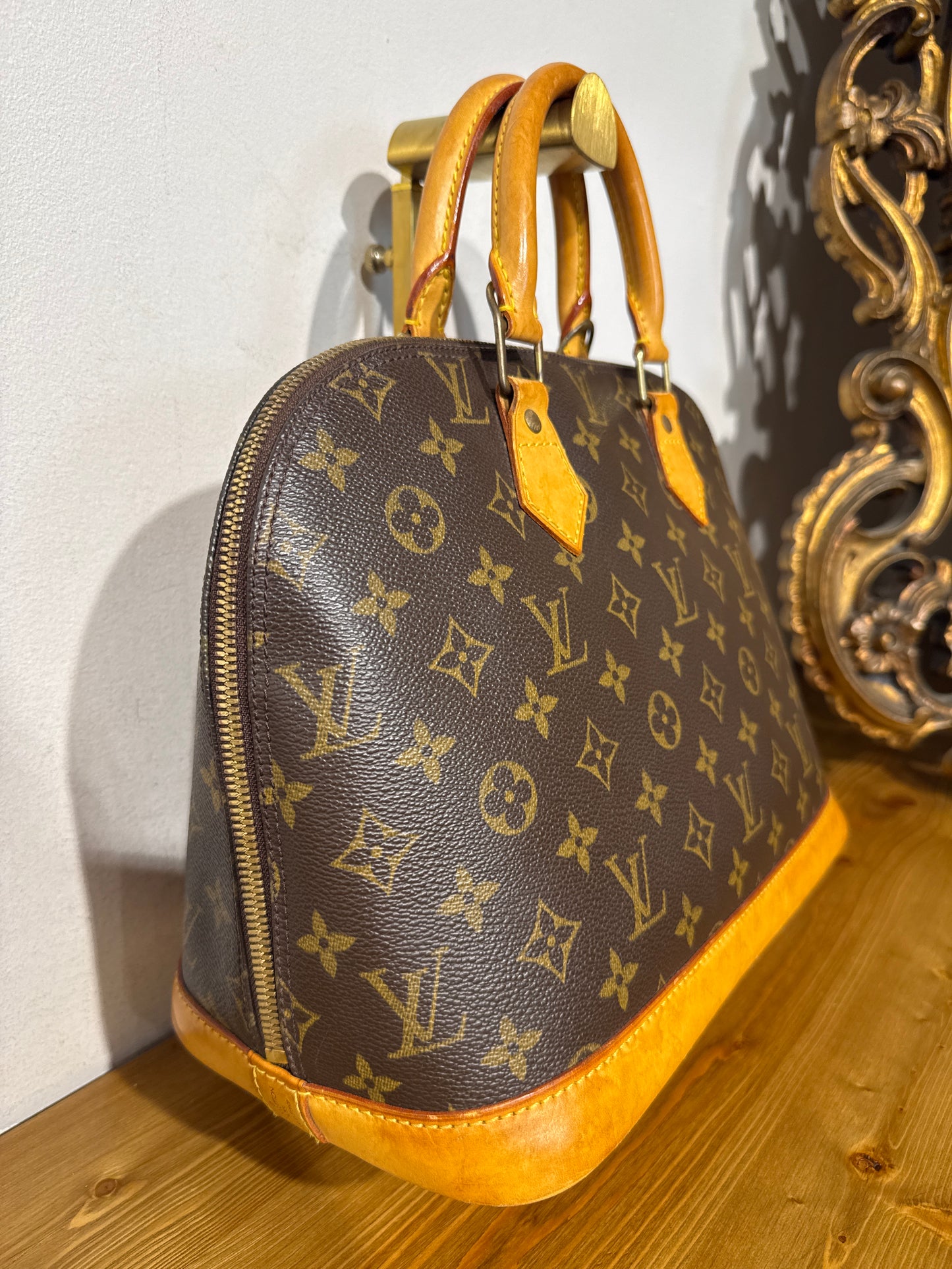 Louis Vuitton Alma Monogram