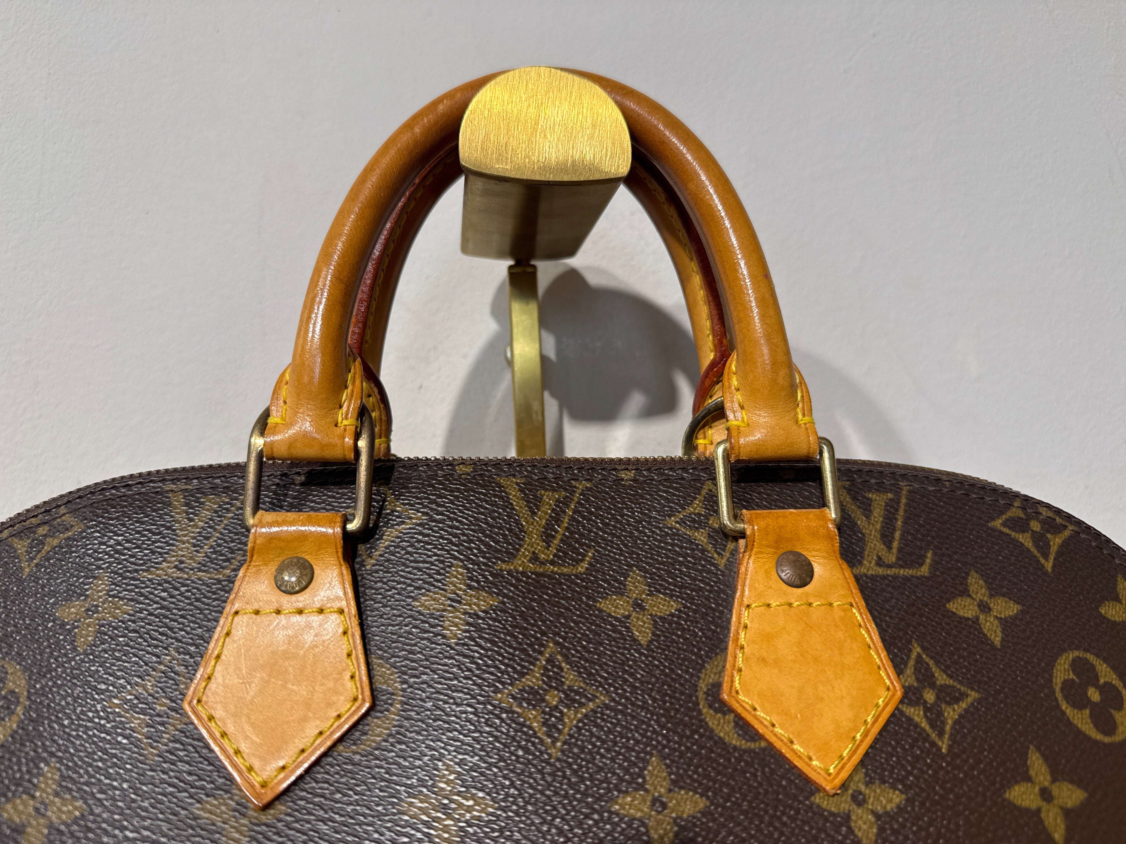 Louis Vuitton Alma Monogram