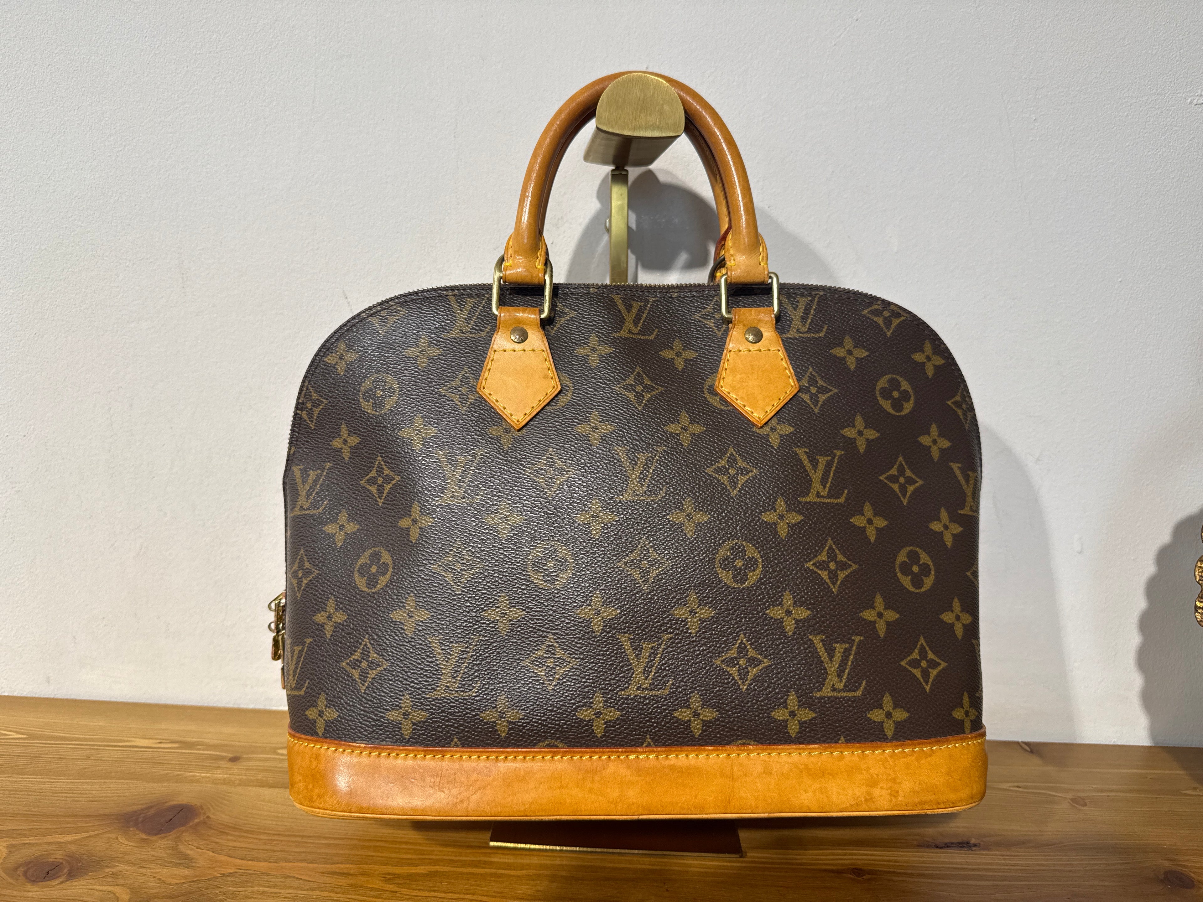 Louis Vuitton Alma Monogram