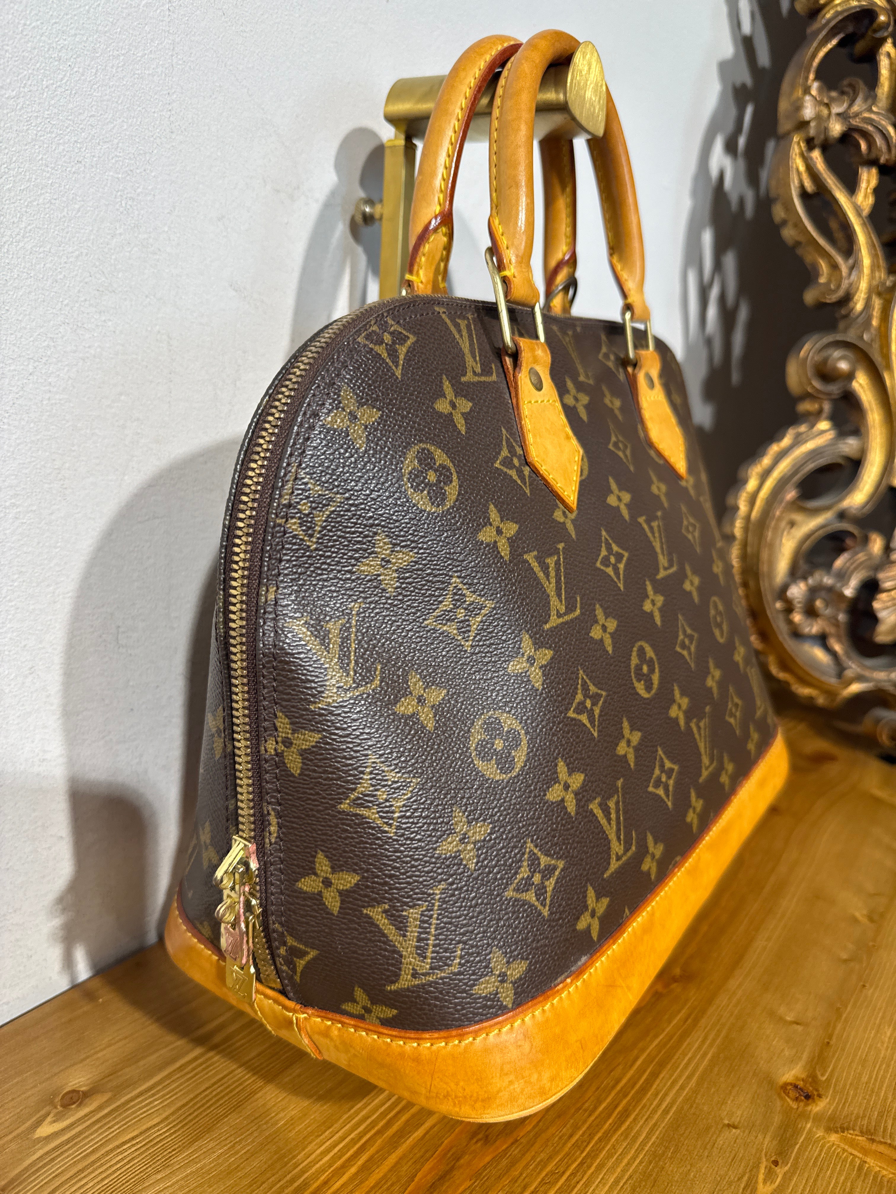 Louis Vuitton Alma Monogram