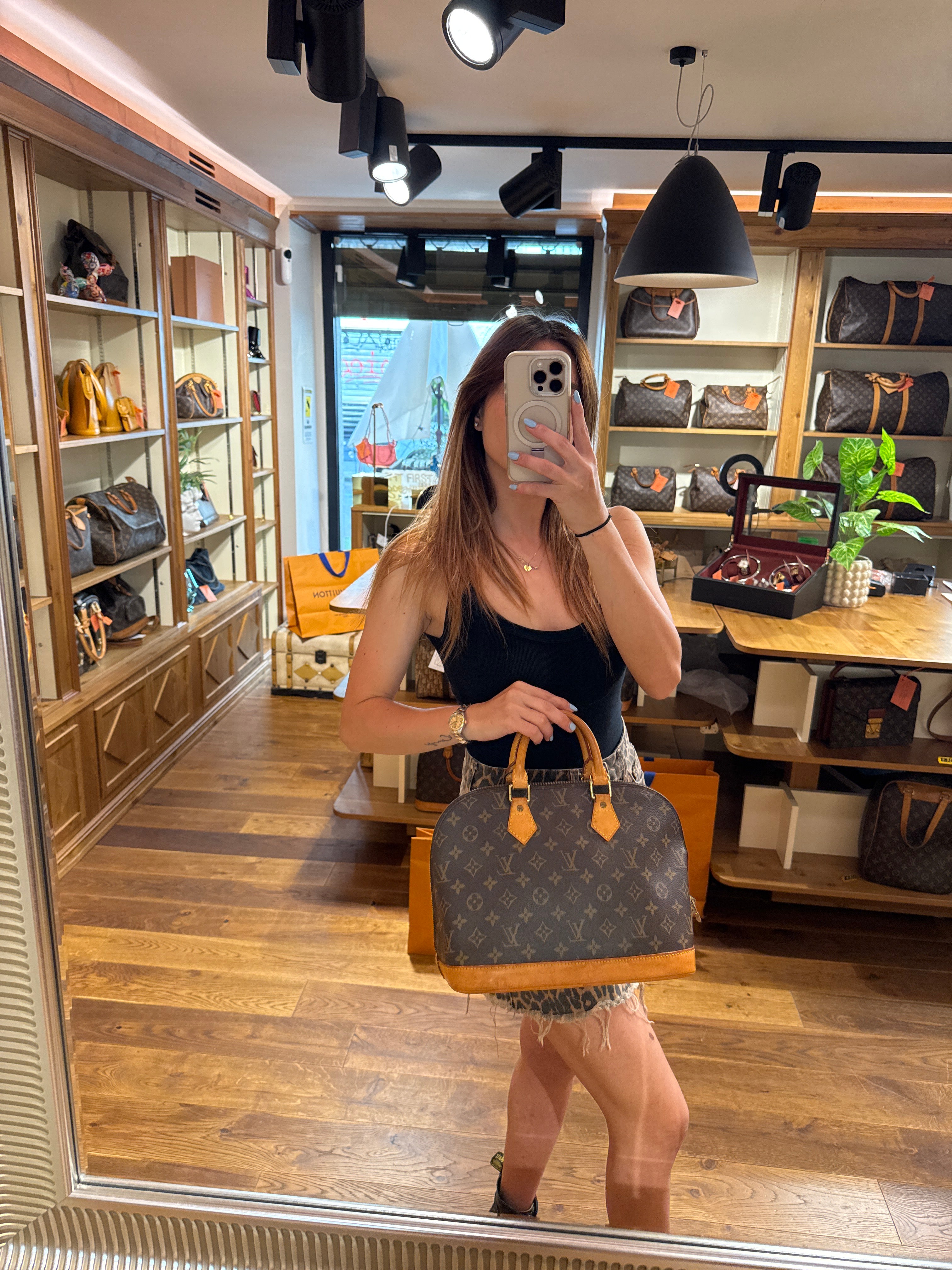 Louis Vuitton Alma Monogram