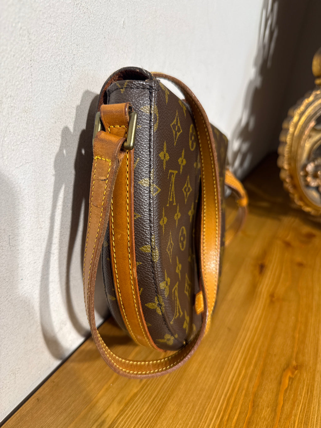 Louis Vuitton Chantilly