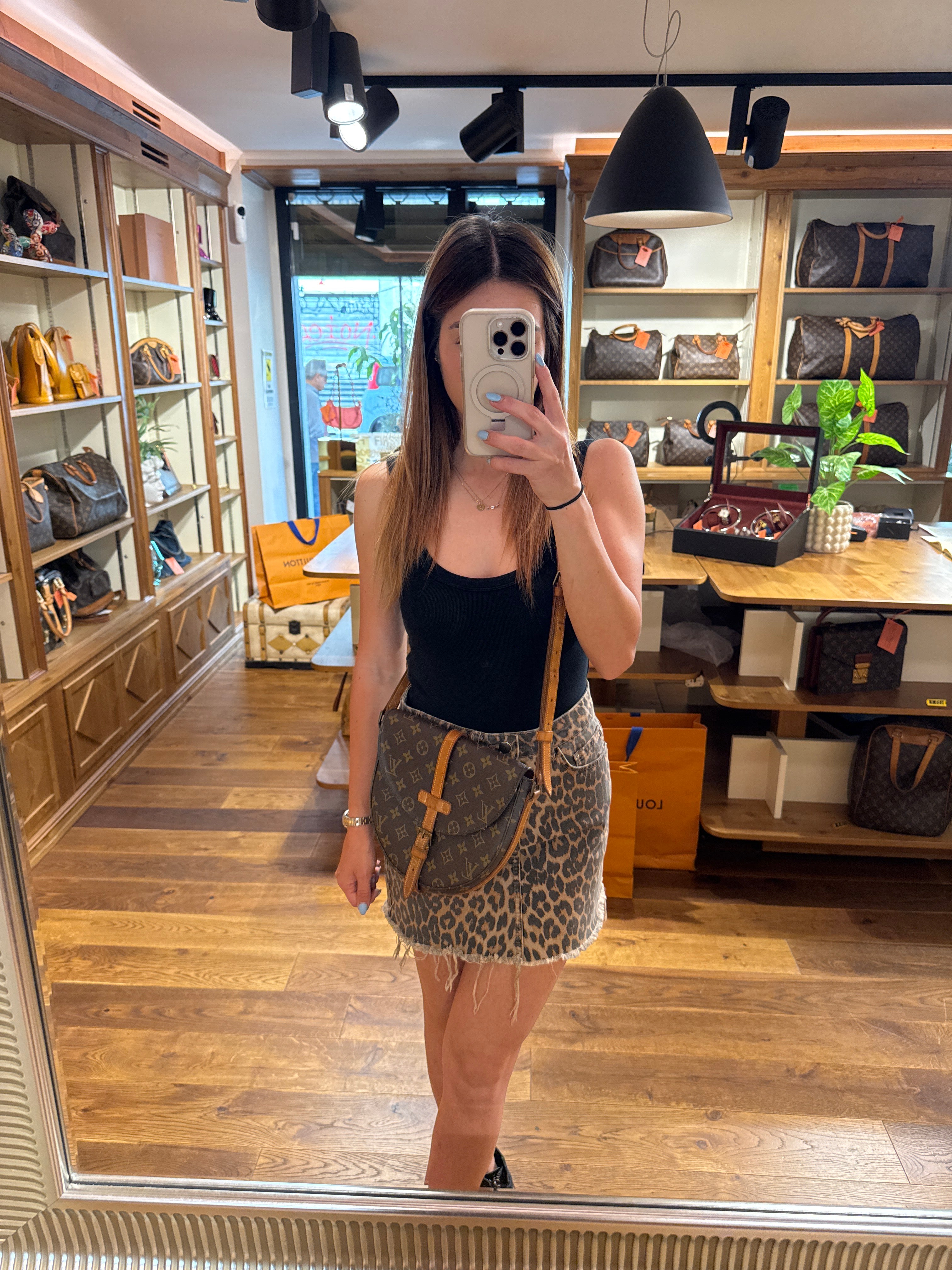 Louis Vuitton Chantilly