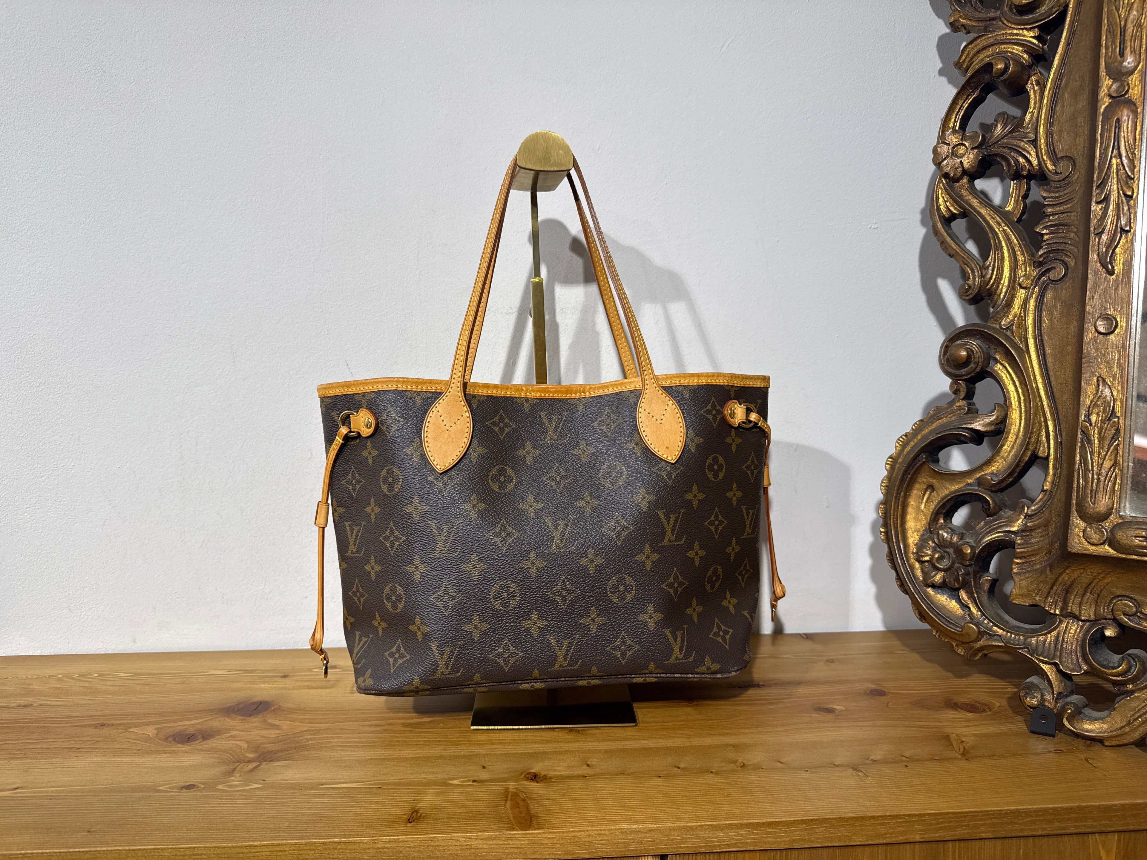 Louis Vuitton Neverfull PM