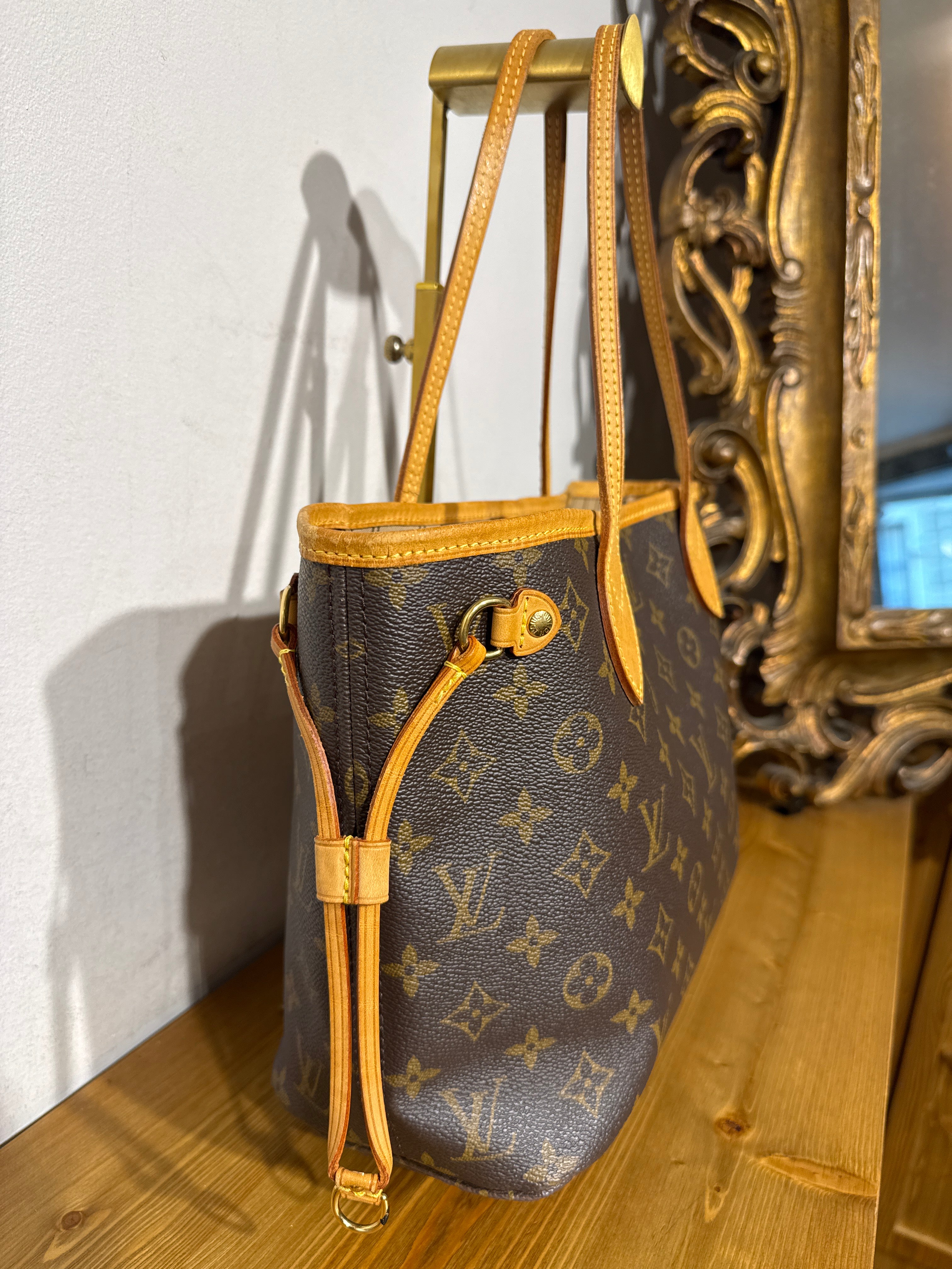 Louis Vuitton Neverfull PM
