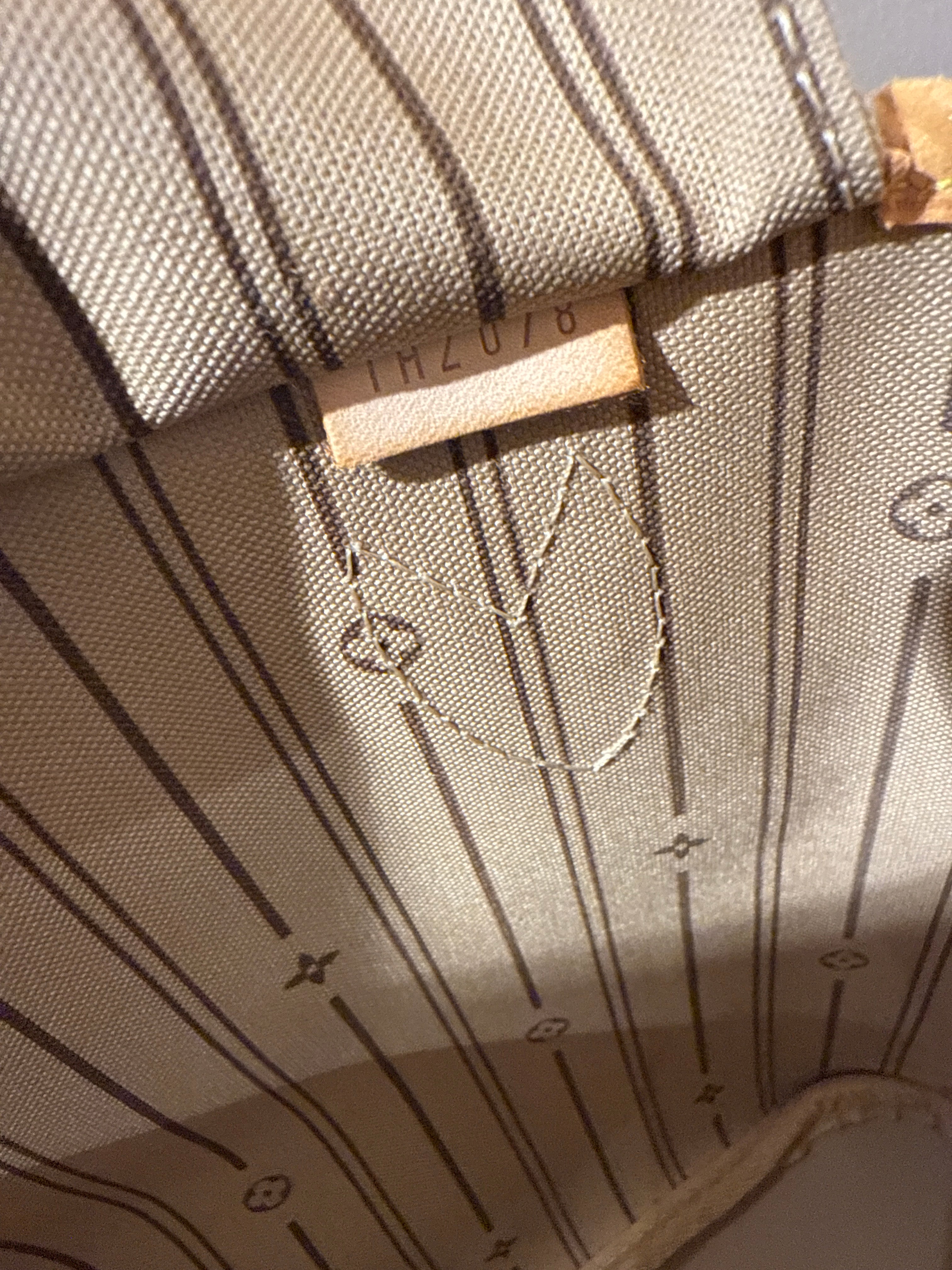 Louis Vuitton Neverfull PM