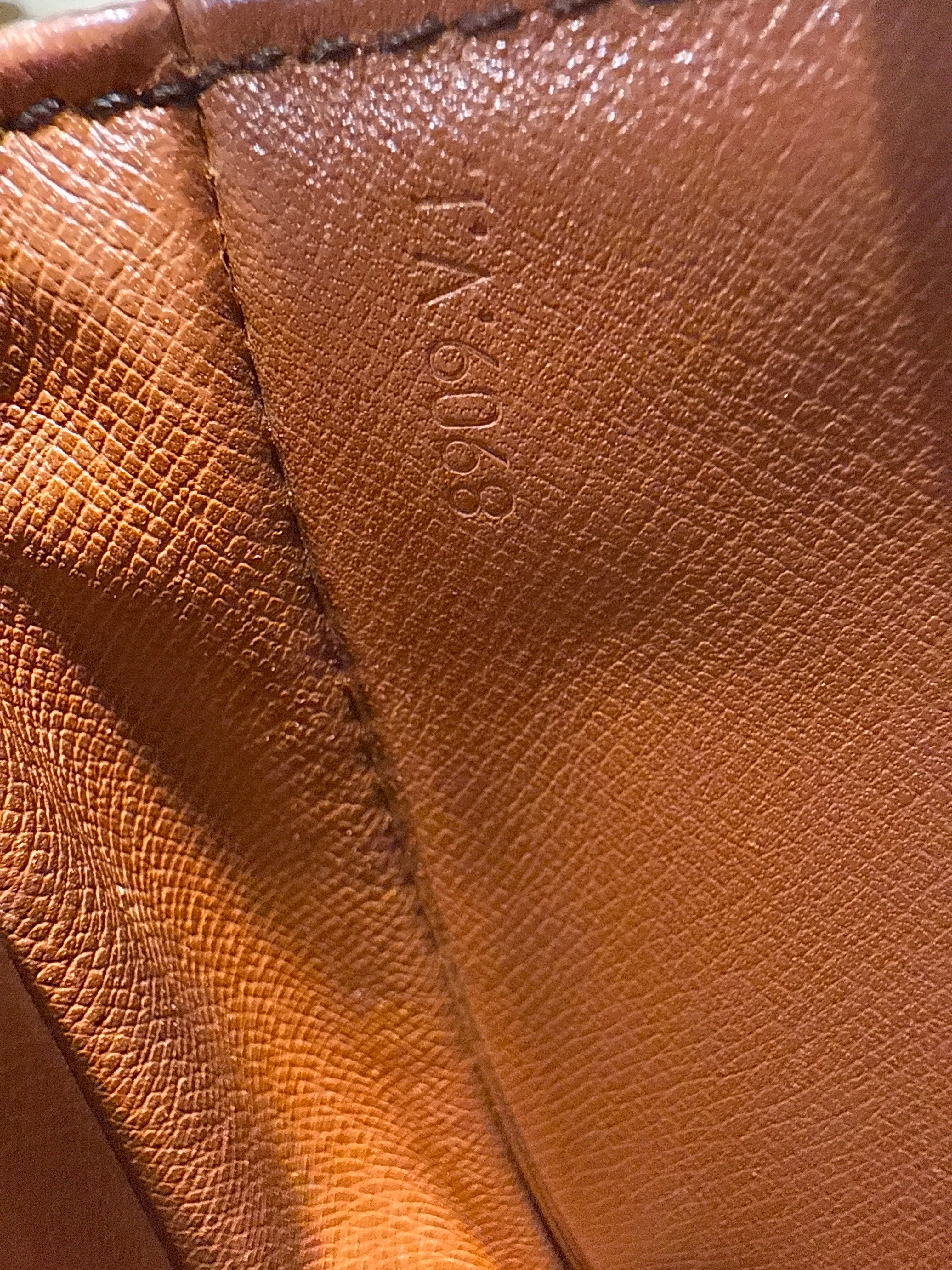 Louis Vuitton Chantilly