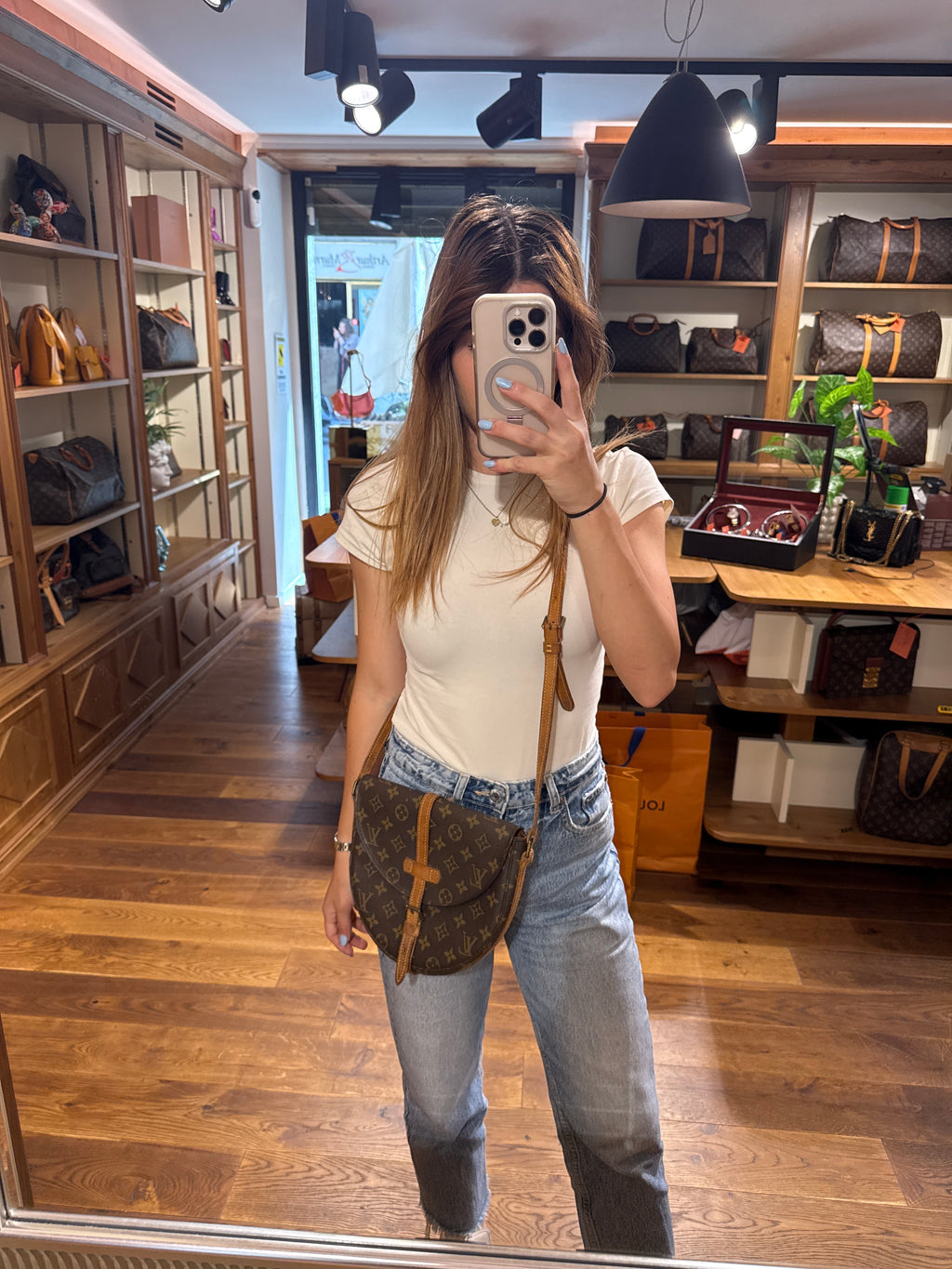 Louis Vuitton Chantilly