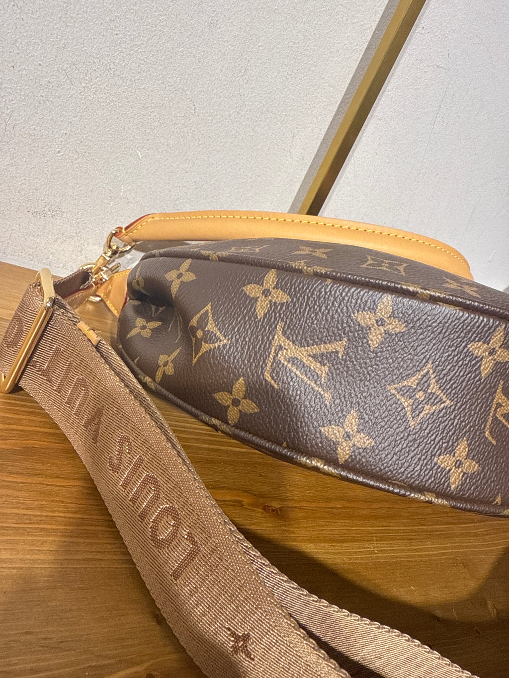 Louis Vuitton Looping