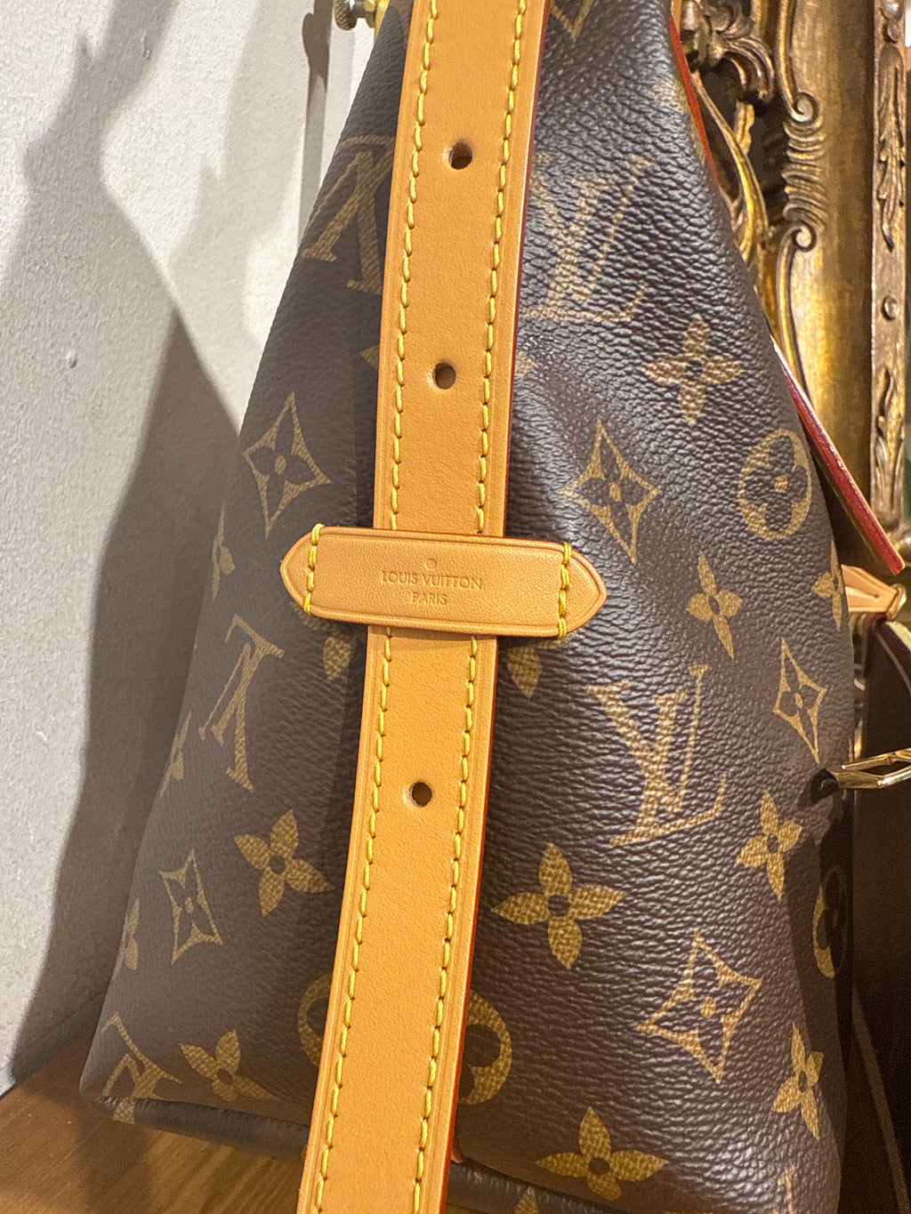 Louis Vuitton Carry All PM
