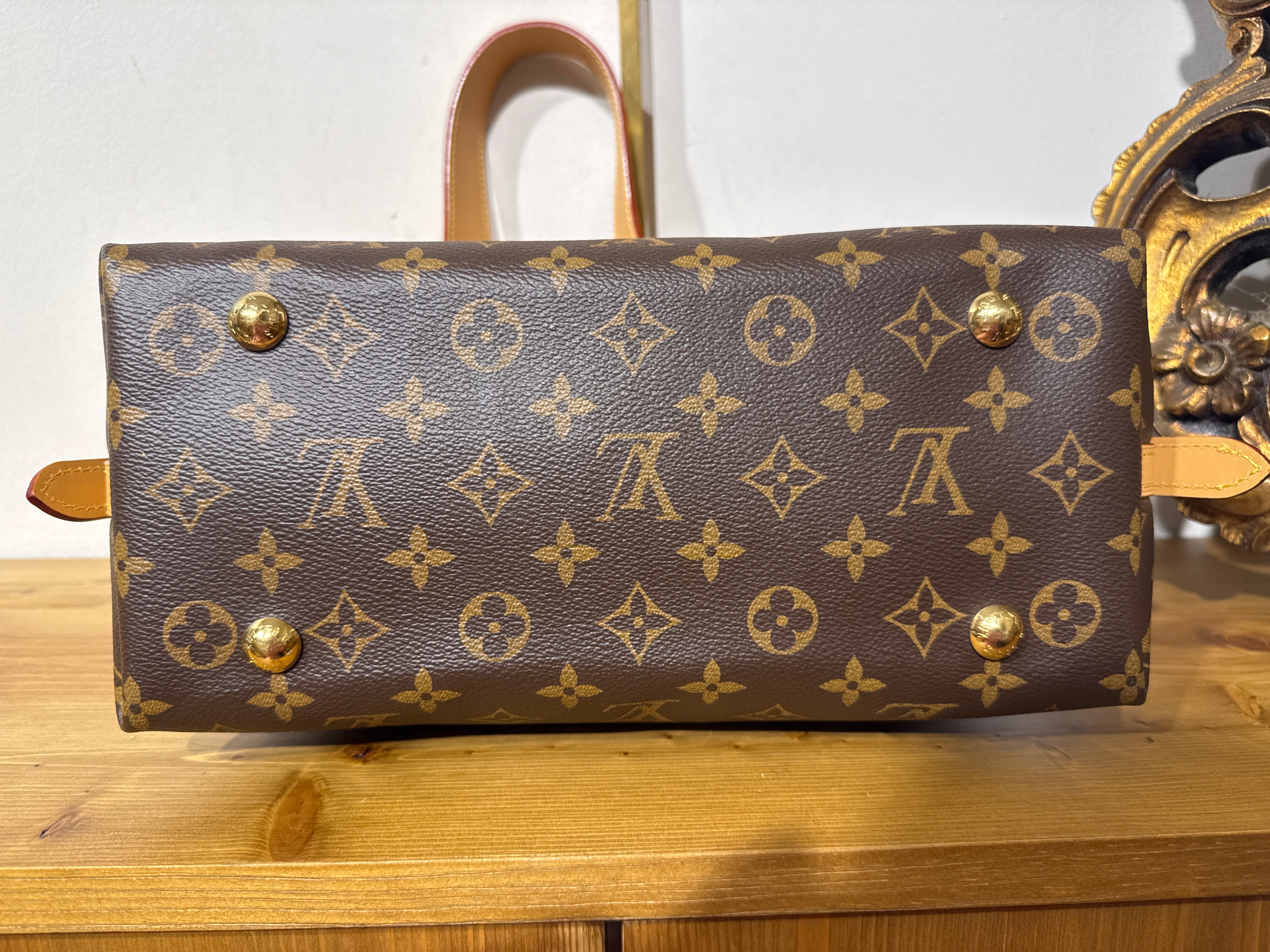 Louis Vuitton Carry All PM