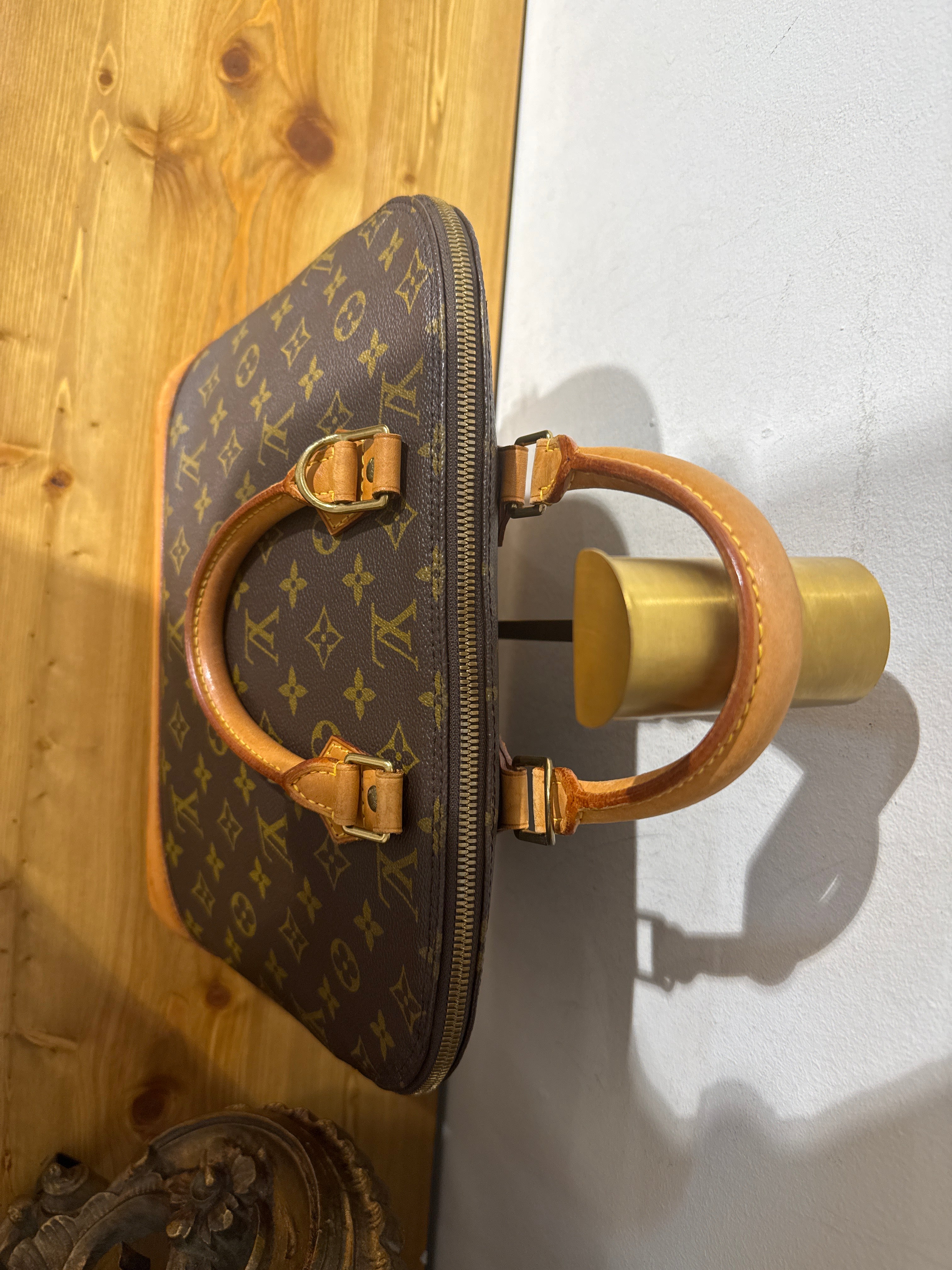 Louis Vuitton Alma Monogram