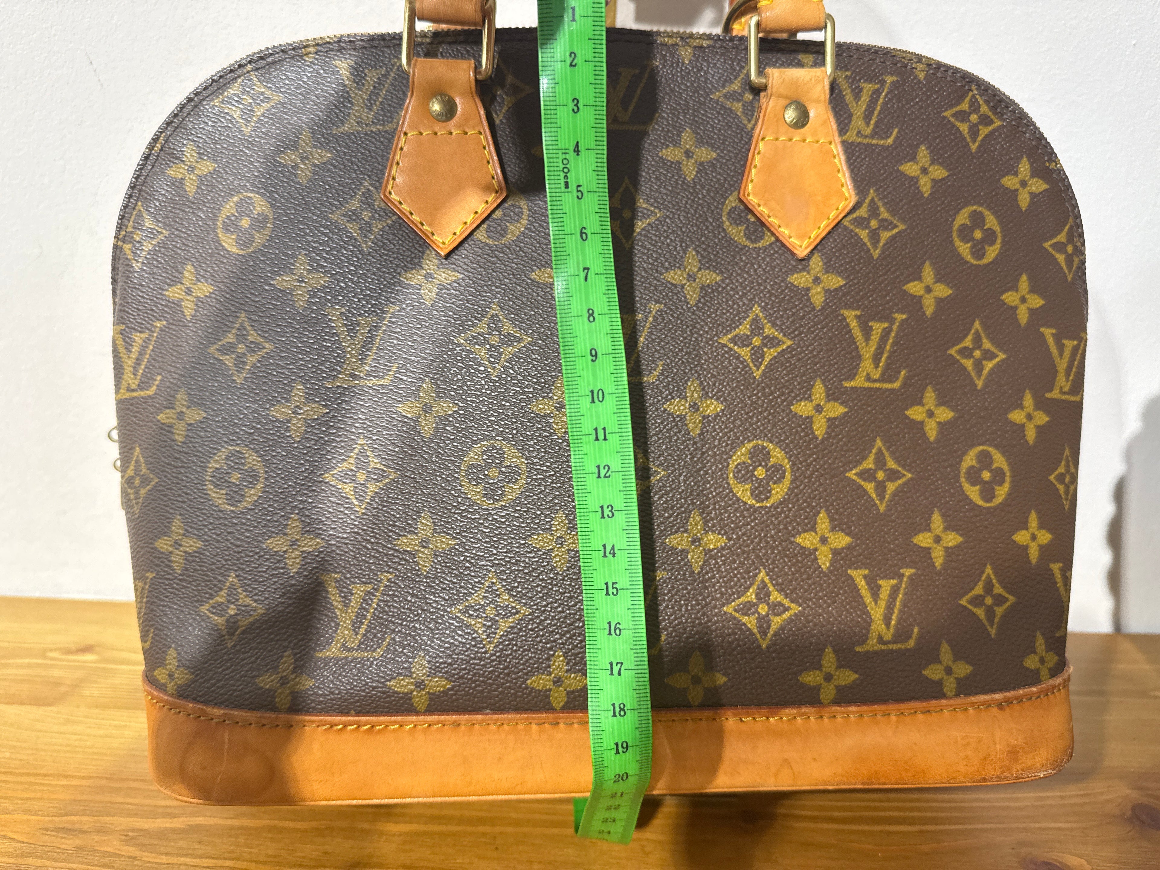 Louis Vuitton Alma Monogram