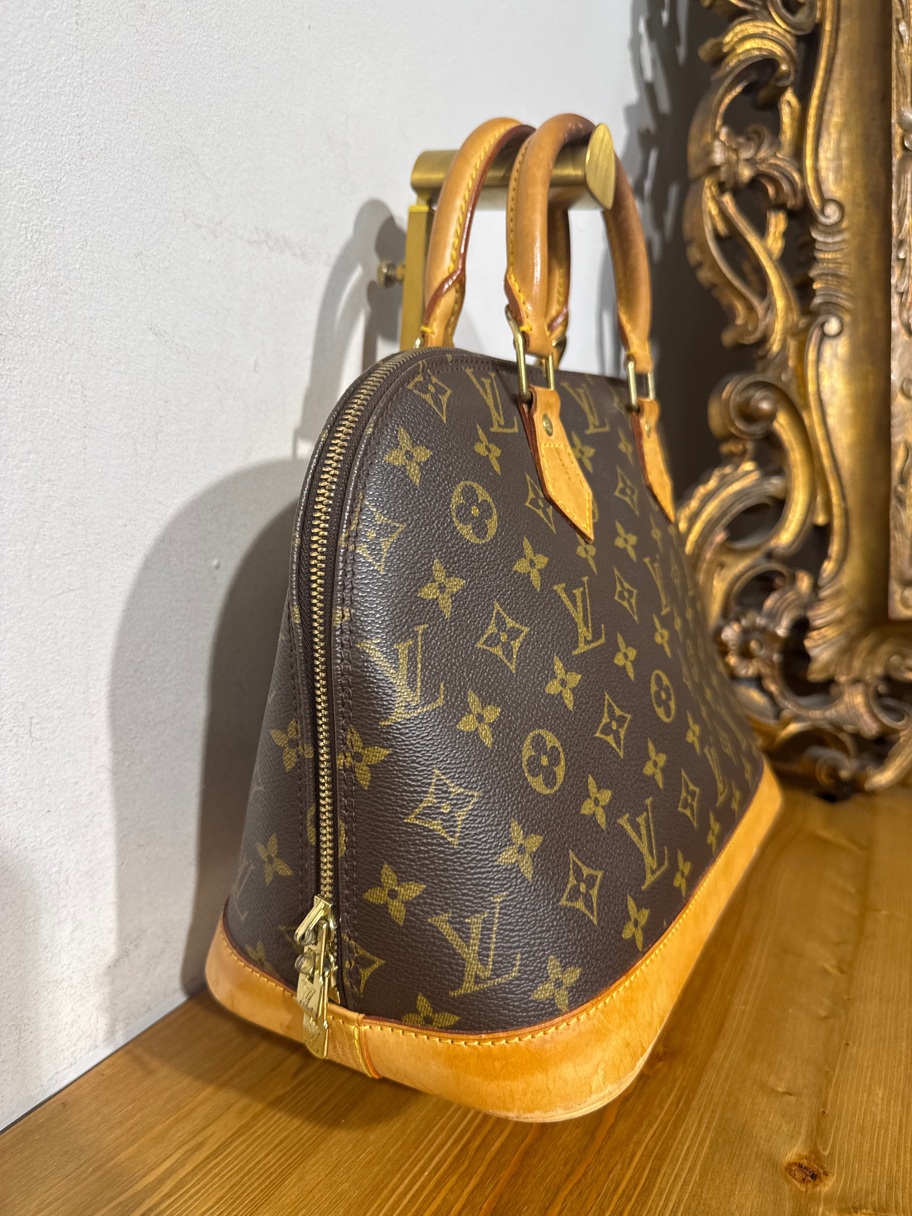 Louis Vuitton Alma Monogram