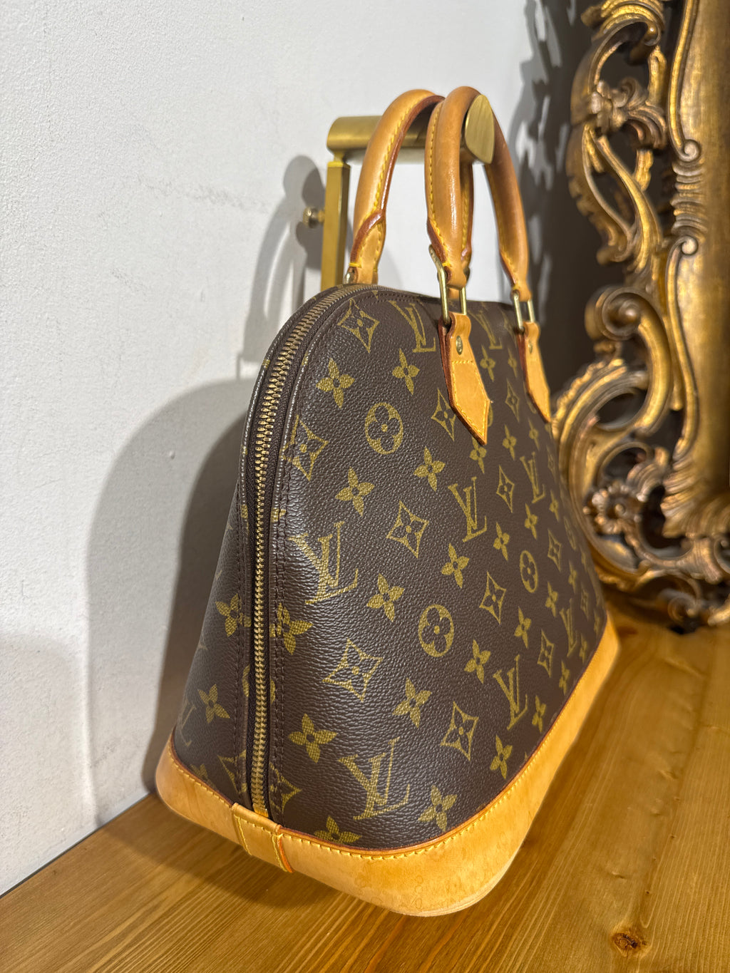Louis Vuitton Alma Monogram