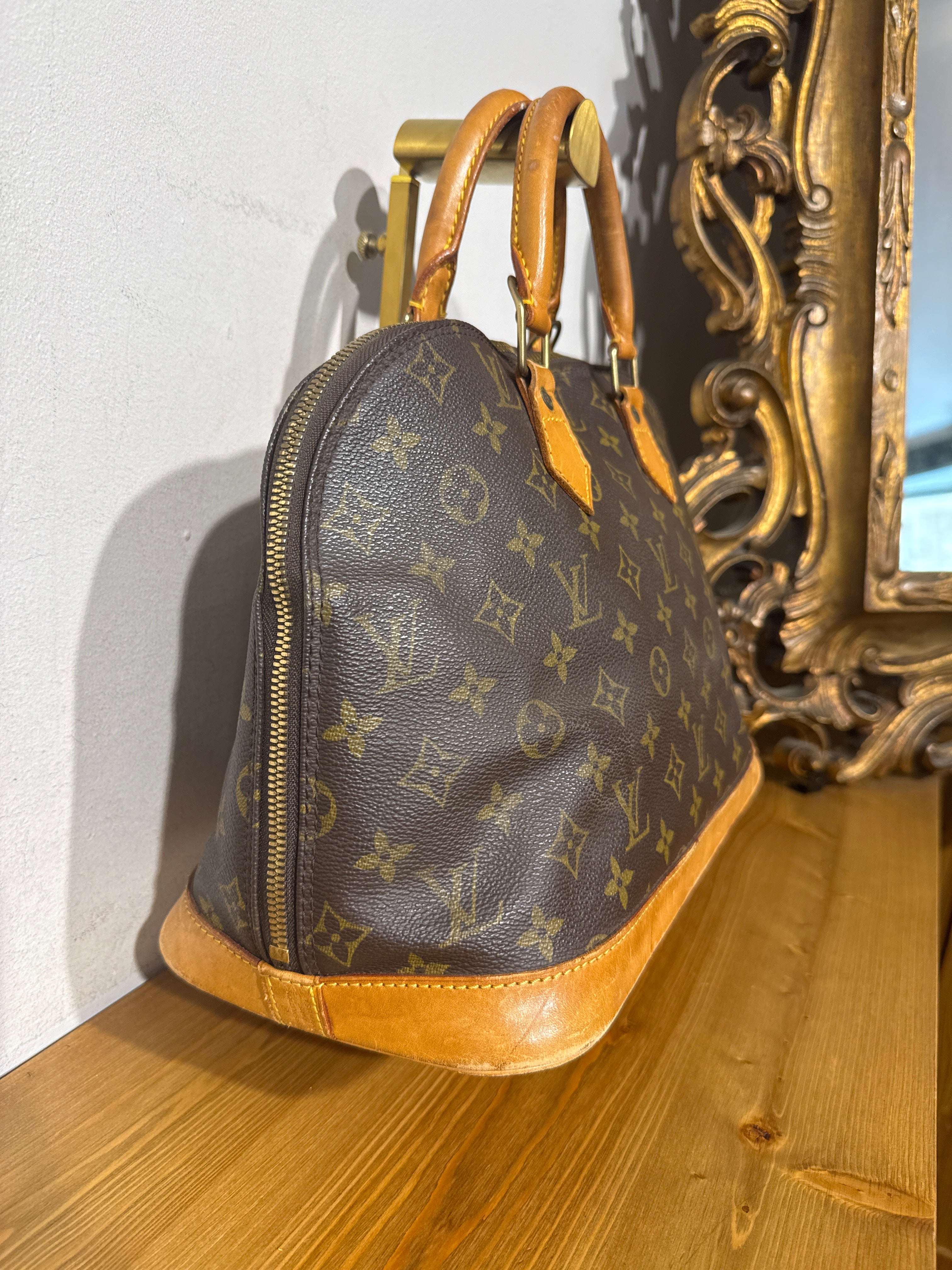 Louis Vuitton Alma Monogram