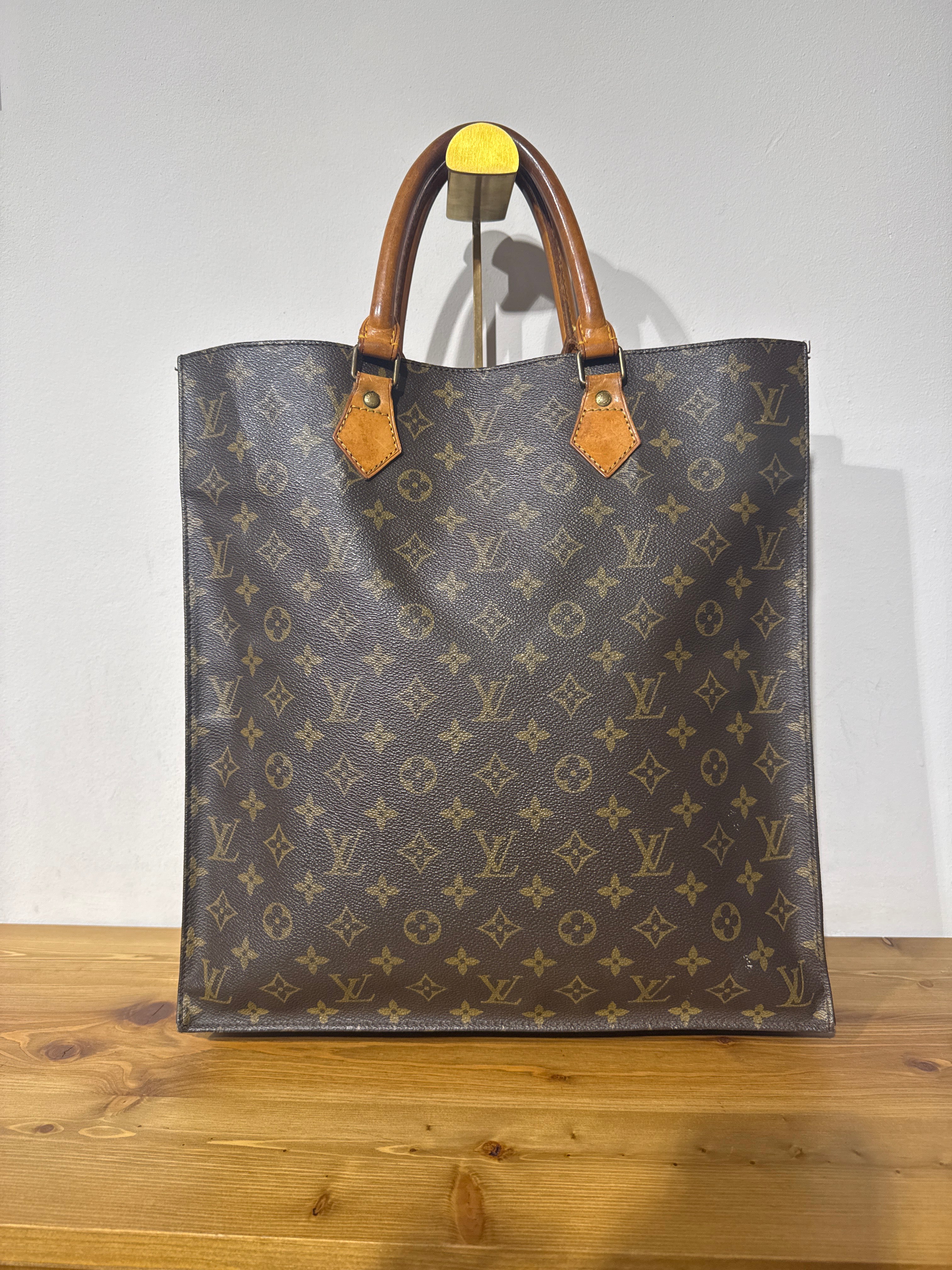 Louis Vuitton Sac Plat