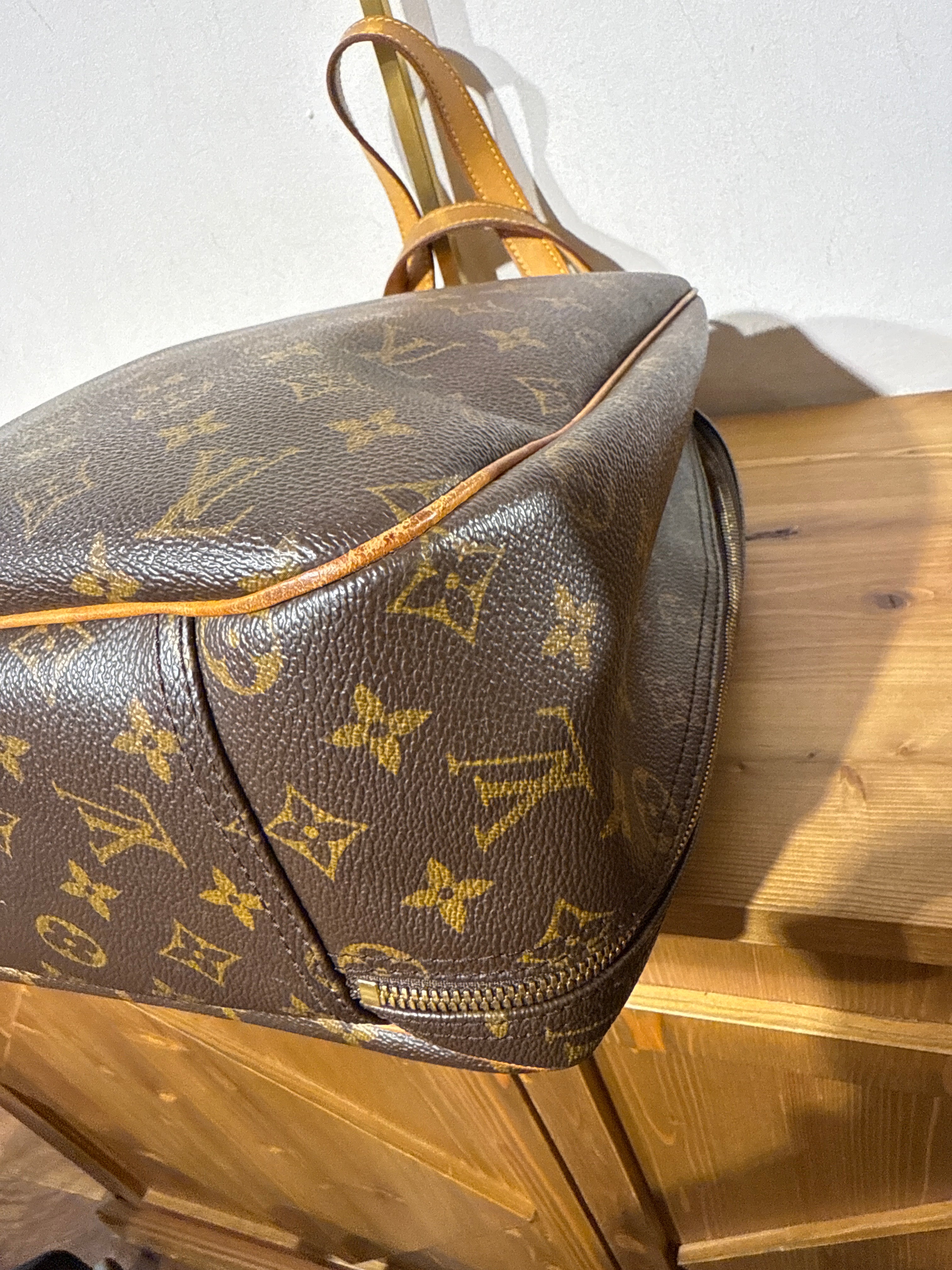 Louis Vuitton Excursion Bag