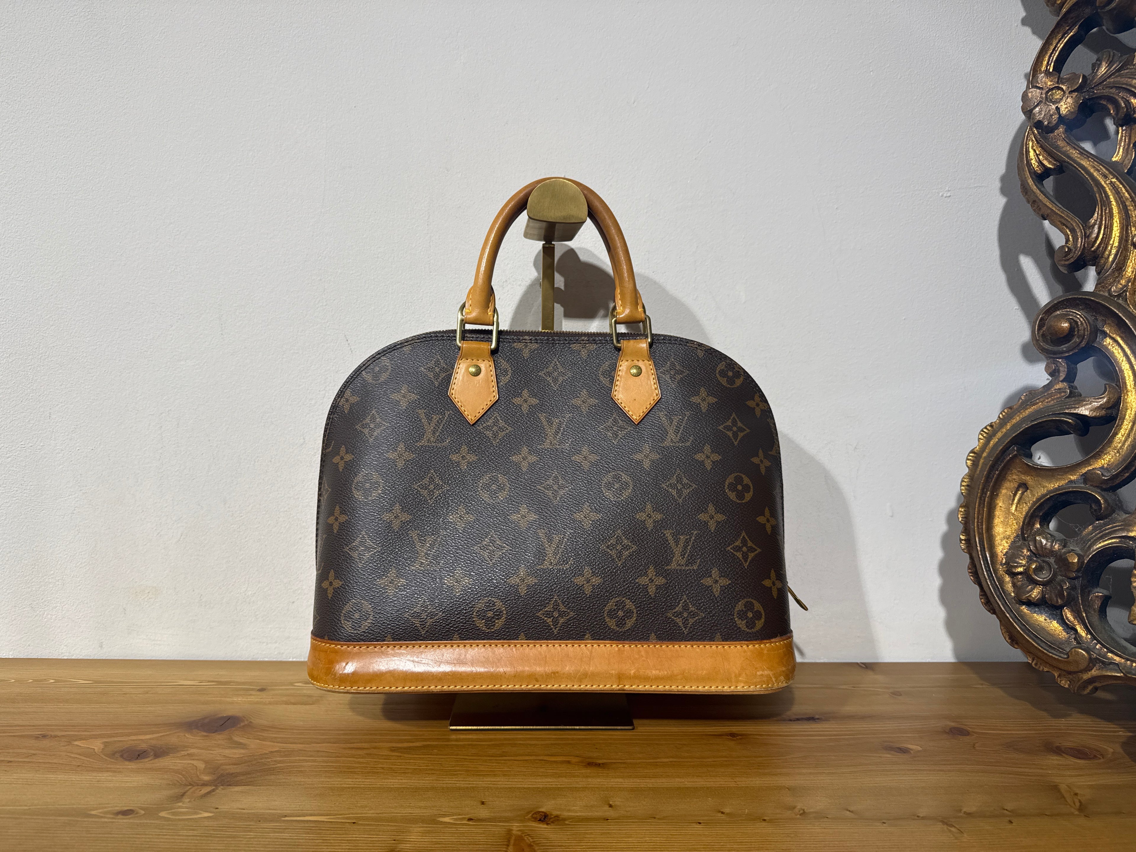 Louis Vuitton Alma Monogram
