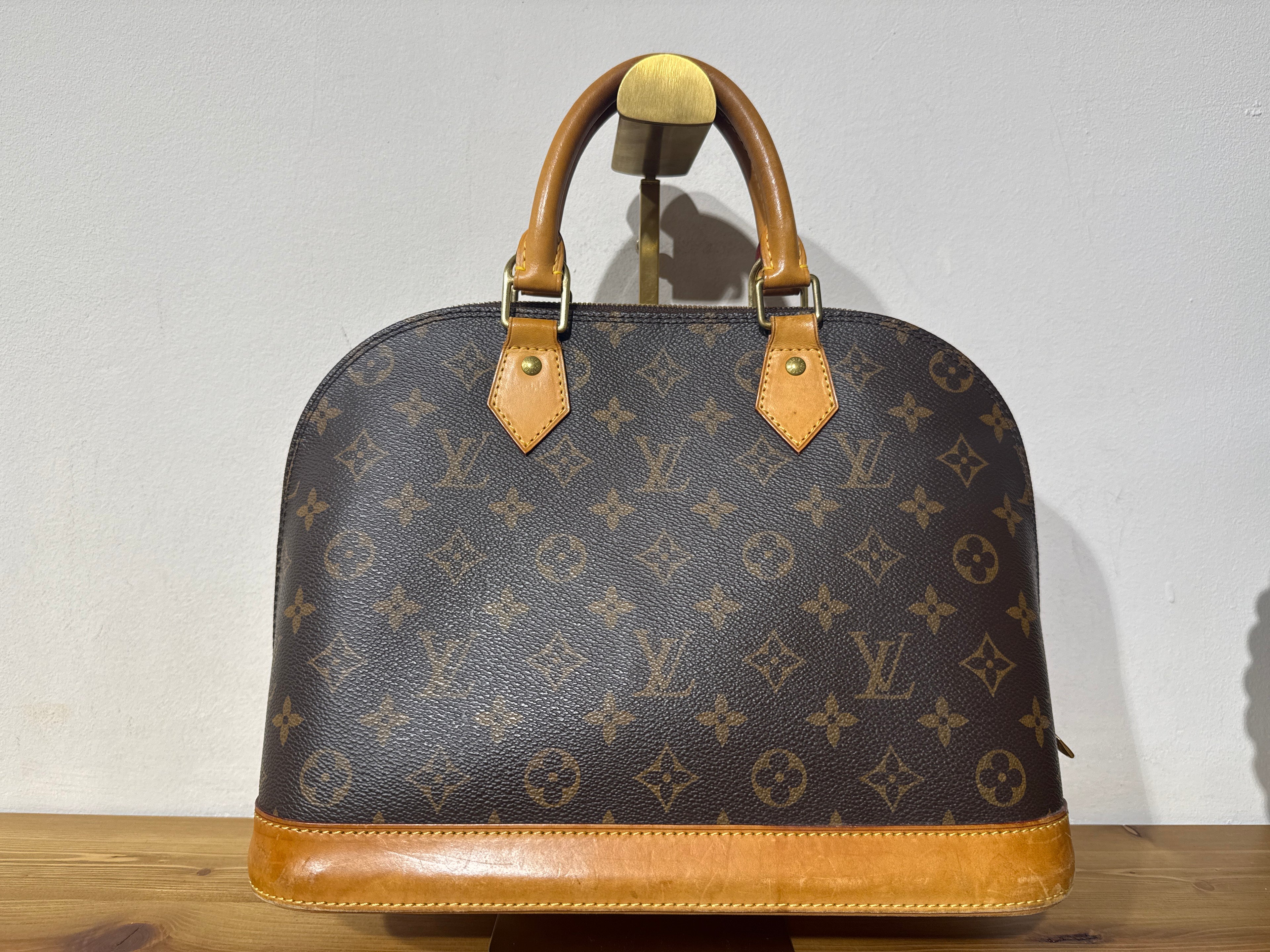 Louis Vuitton Alma Monogram