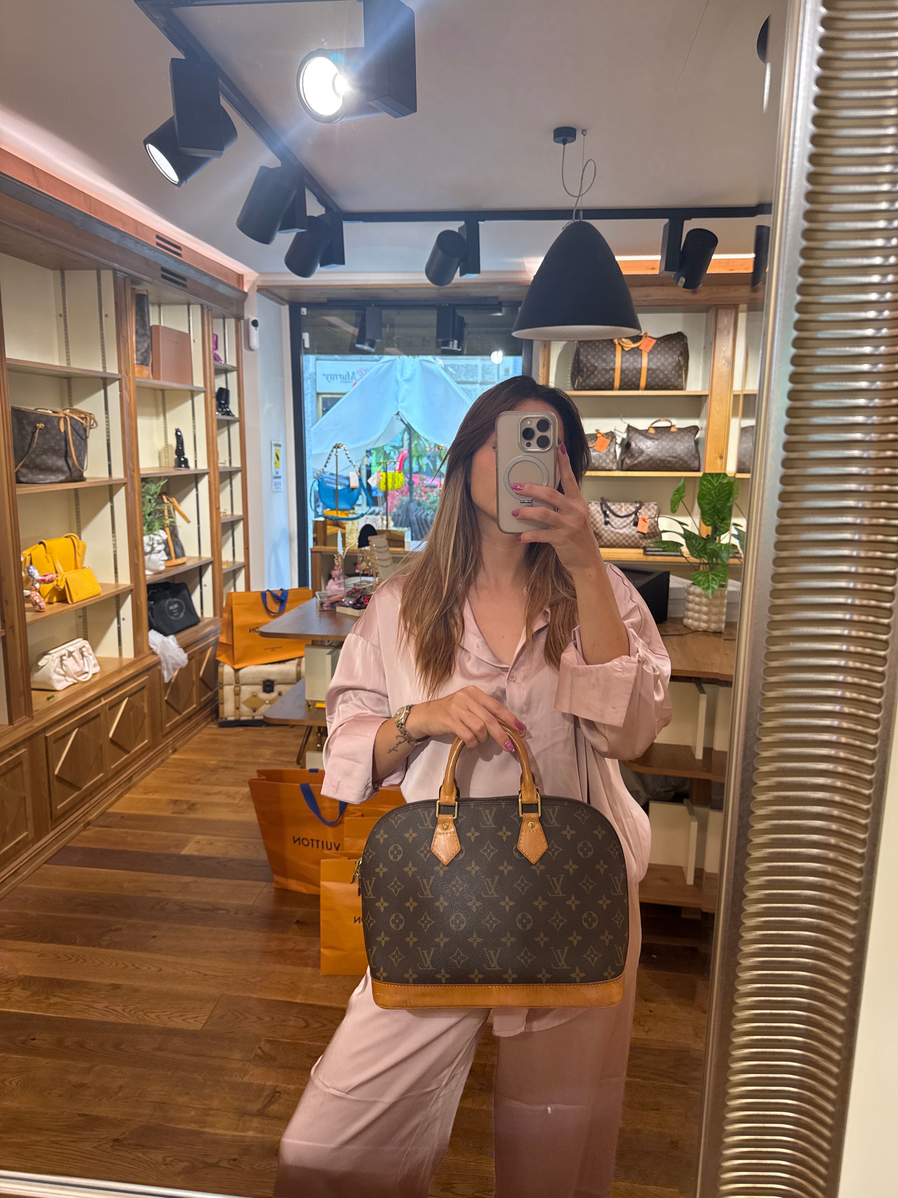 Louis Vuitton Alma Monogram