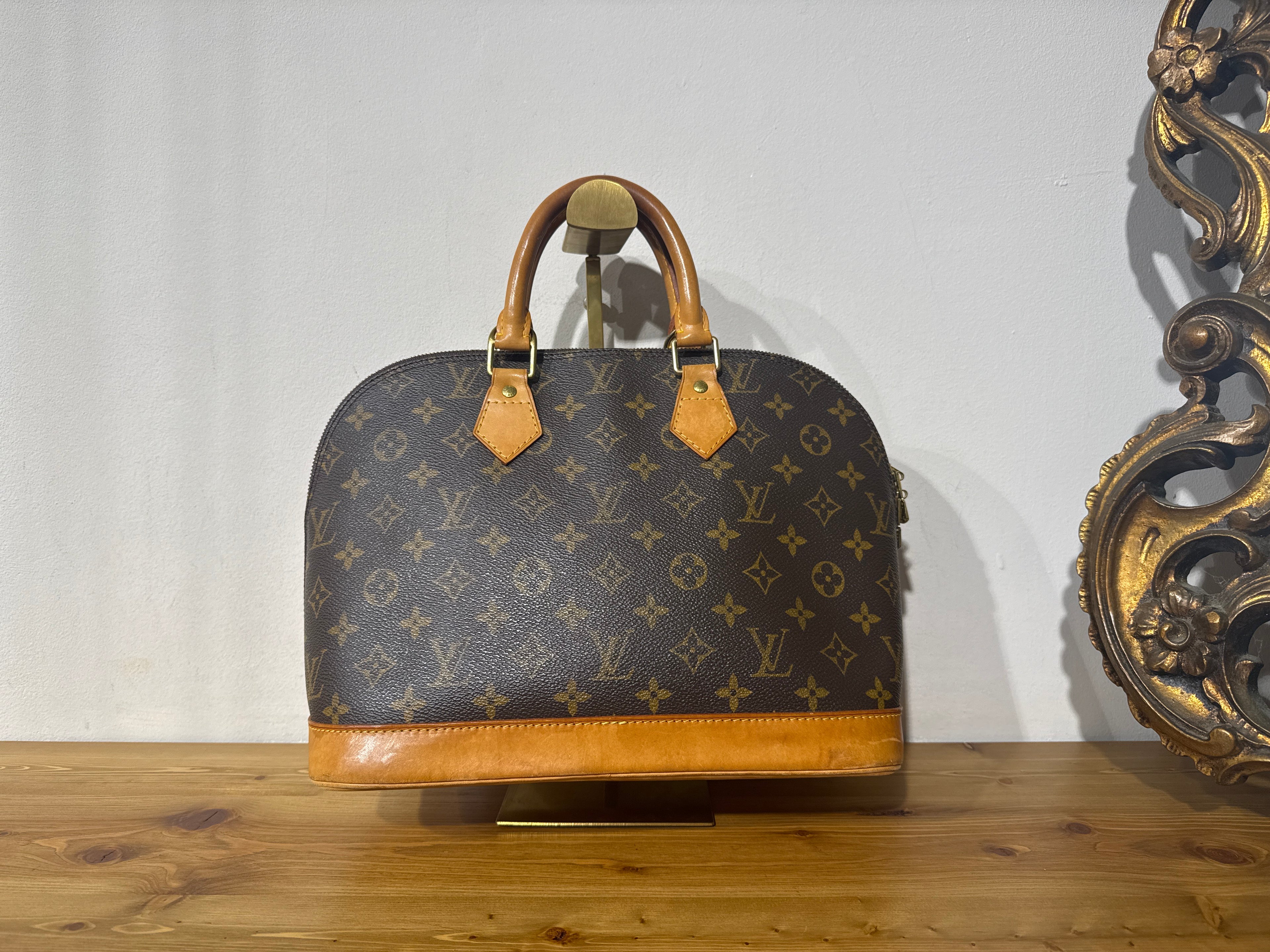 Louis Vuitton Alma Monogram