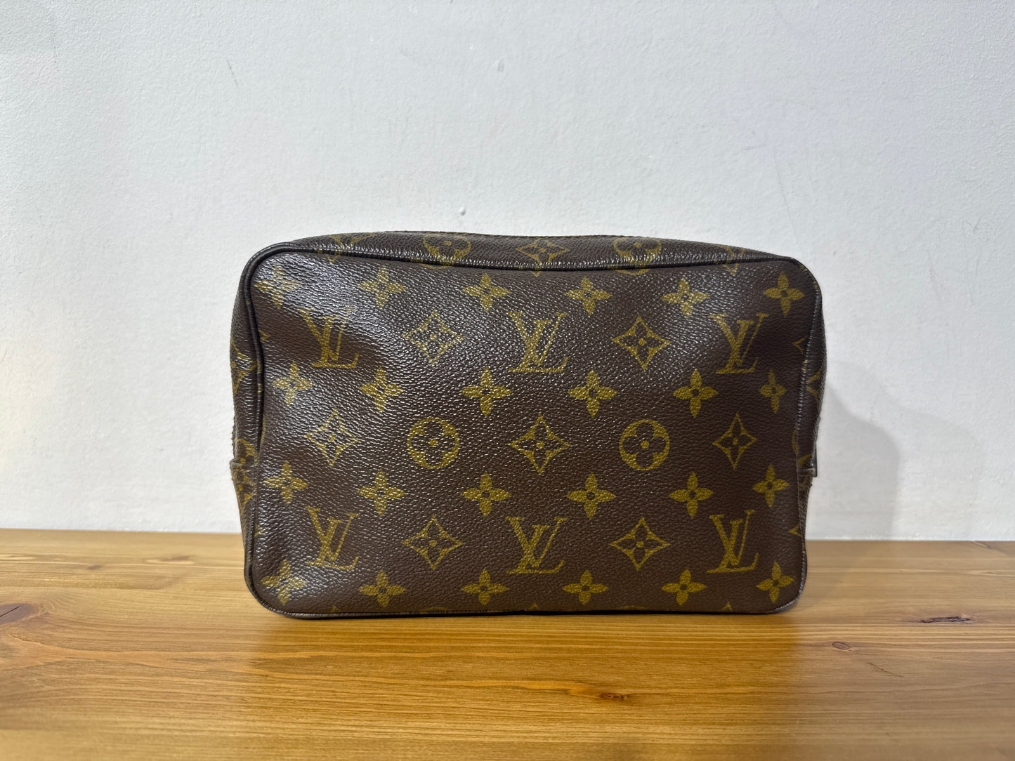 Louis Vuitton Trousse 23