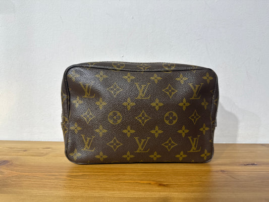 Louis Vuitton Trousse 23