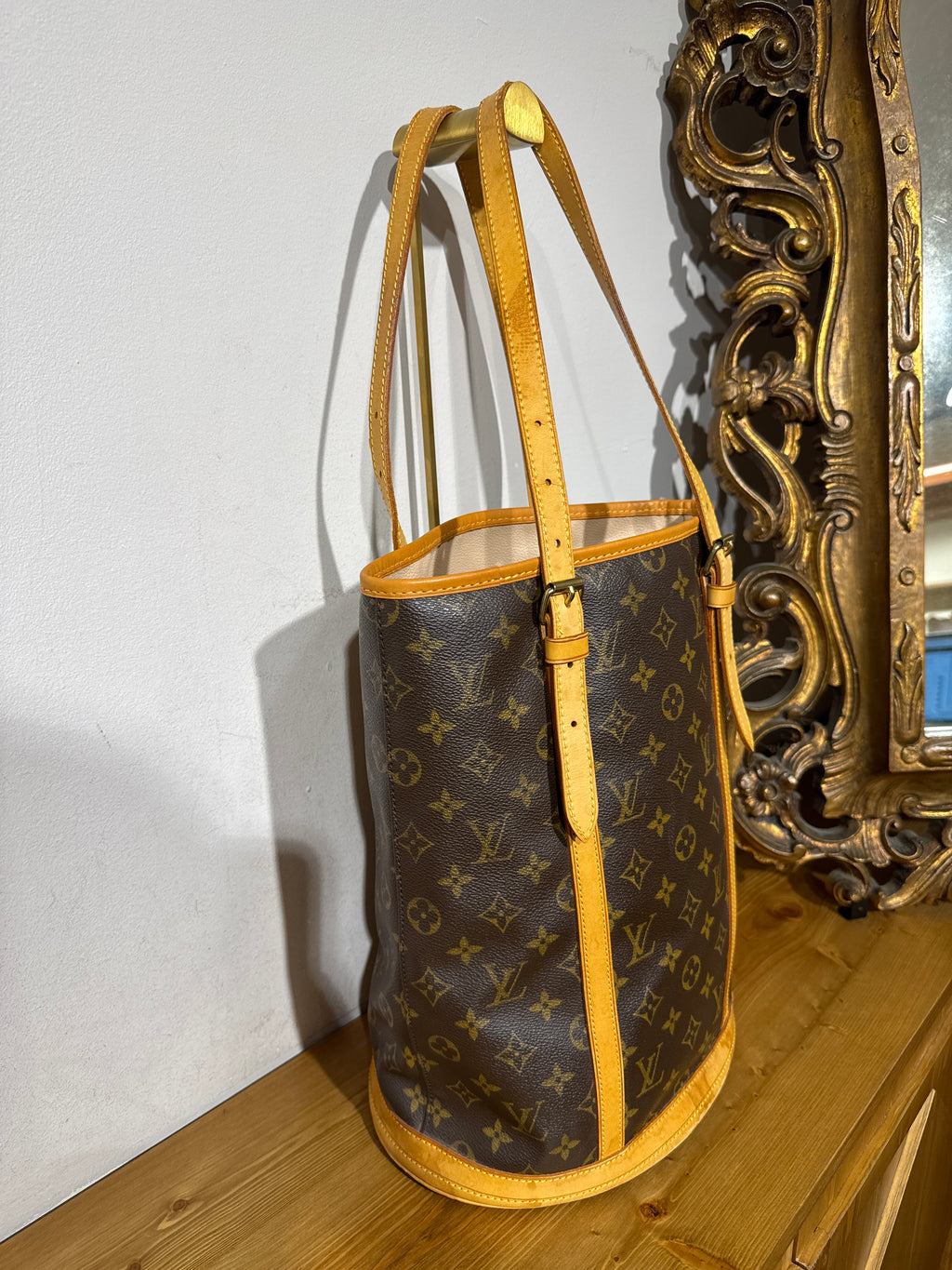 Louis Vuitton Bucket GM