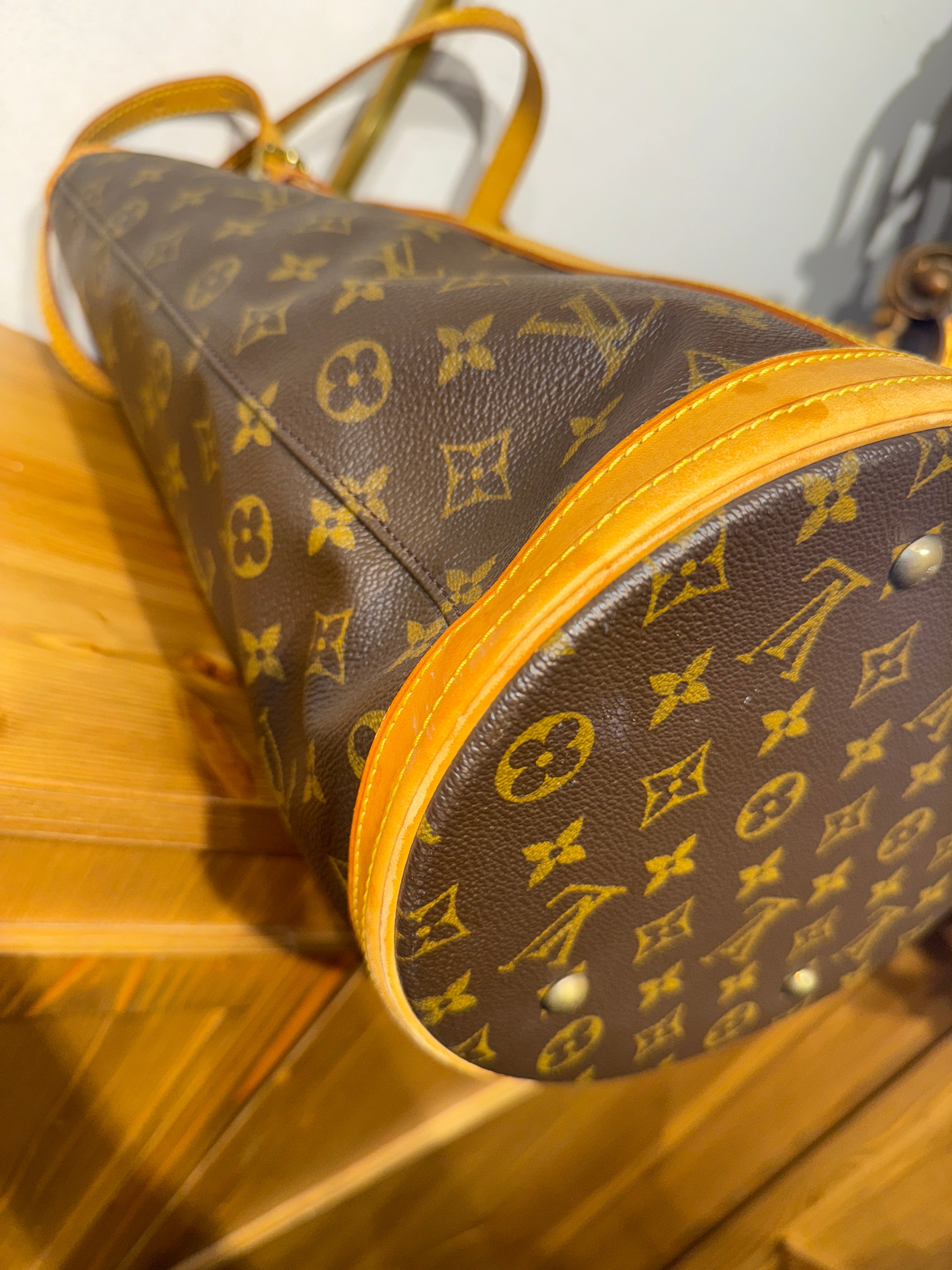 Louis Vuitton Bucket GM