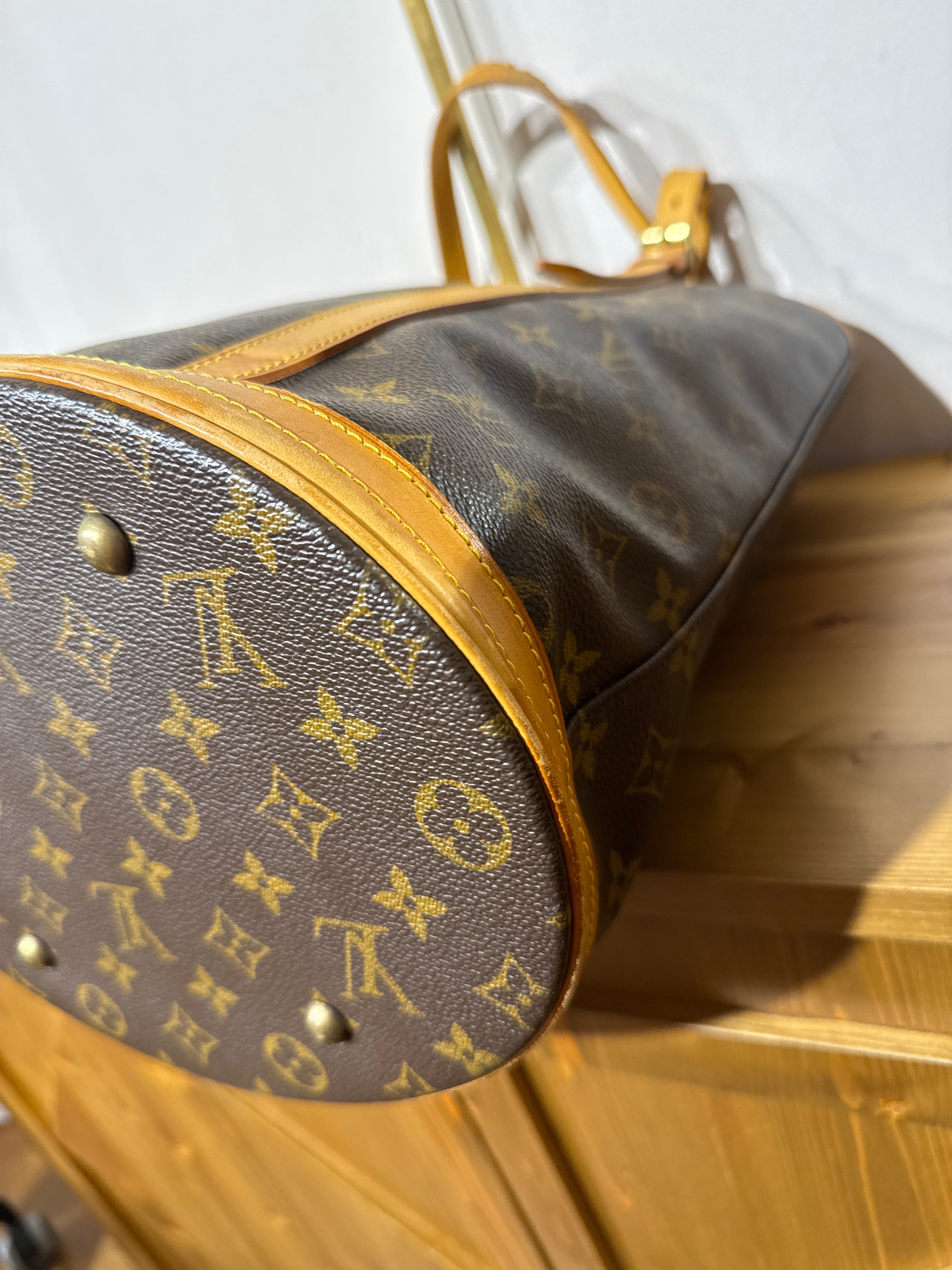 Louis Vuitton Bucket GM