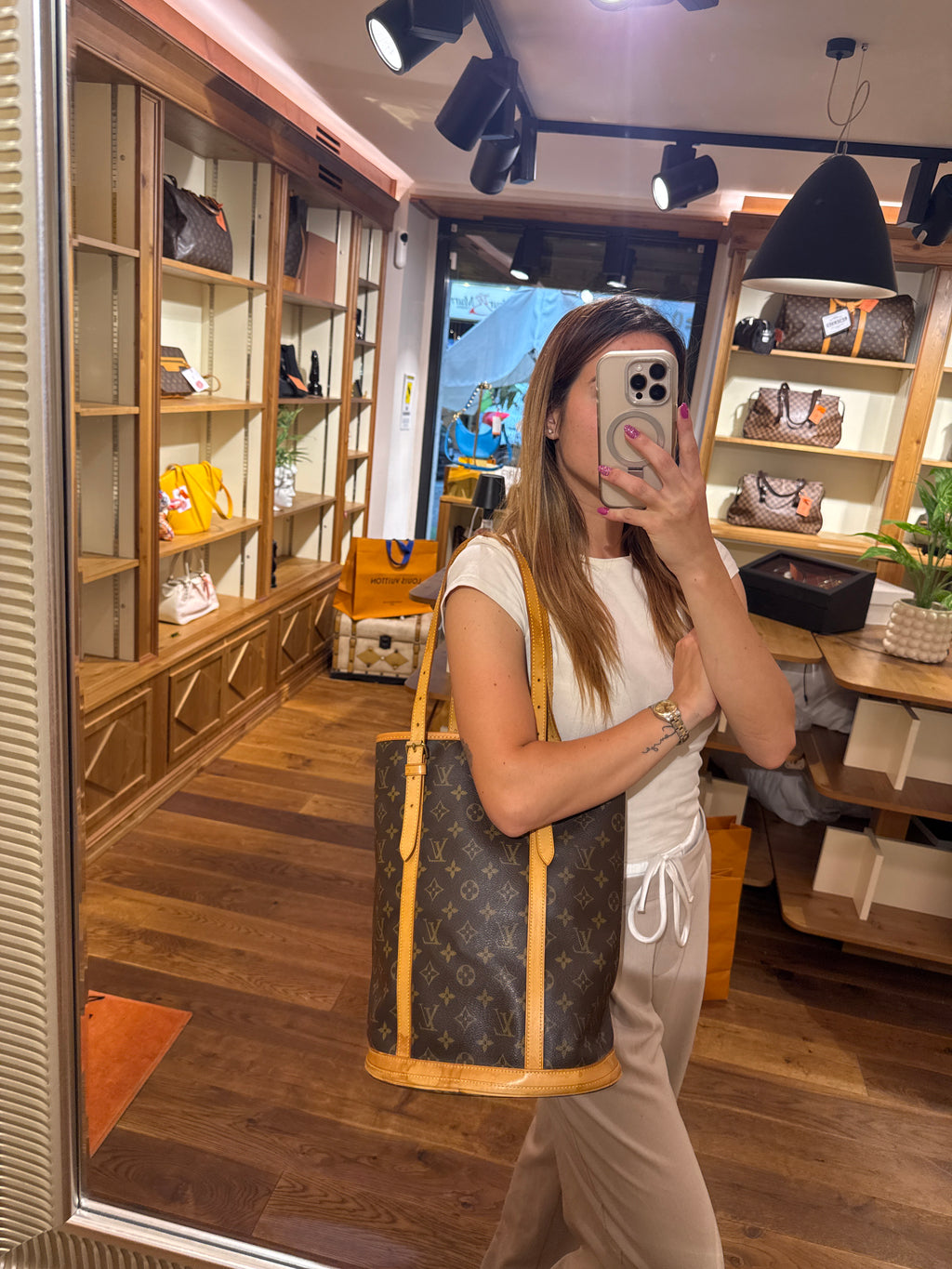 Louis Vuitton Bucket GM