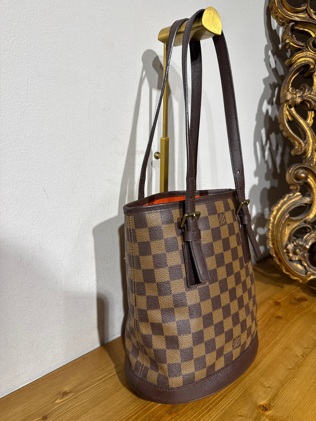 Louis Vuitton Marais