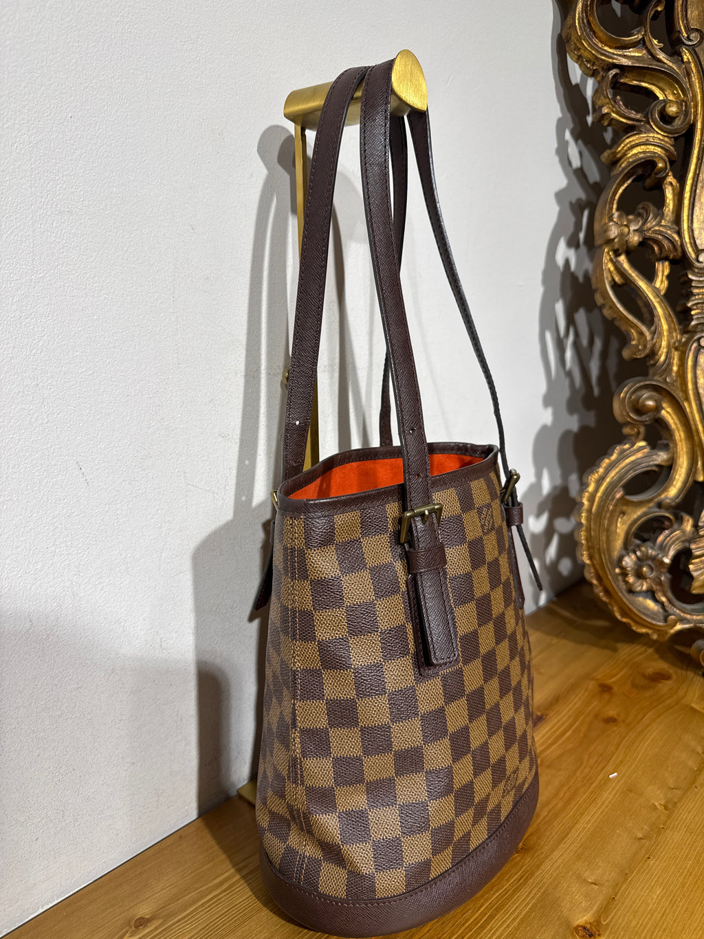 Louis Vuitton Marais