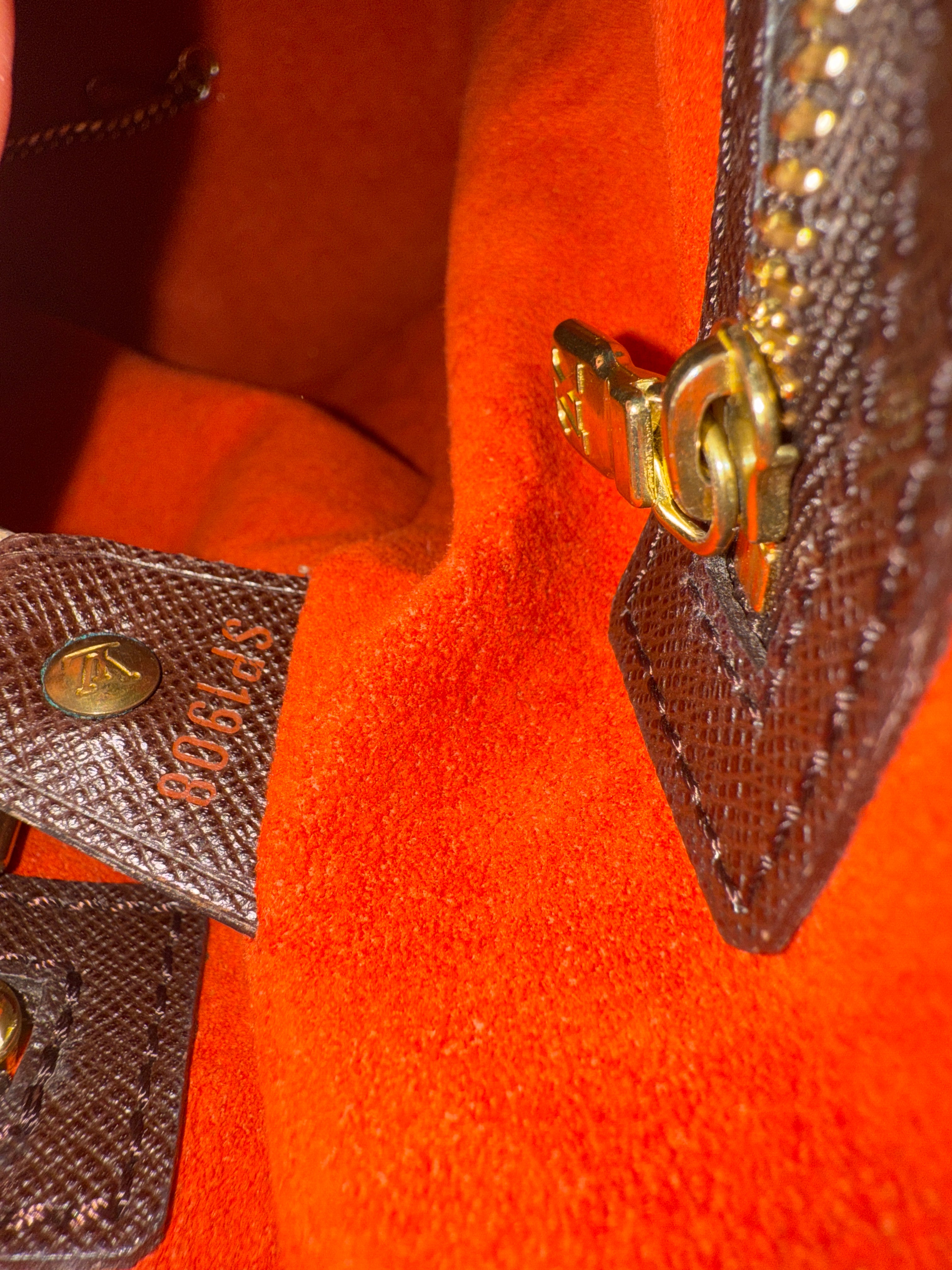 Louis Vuitton Marais