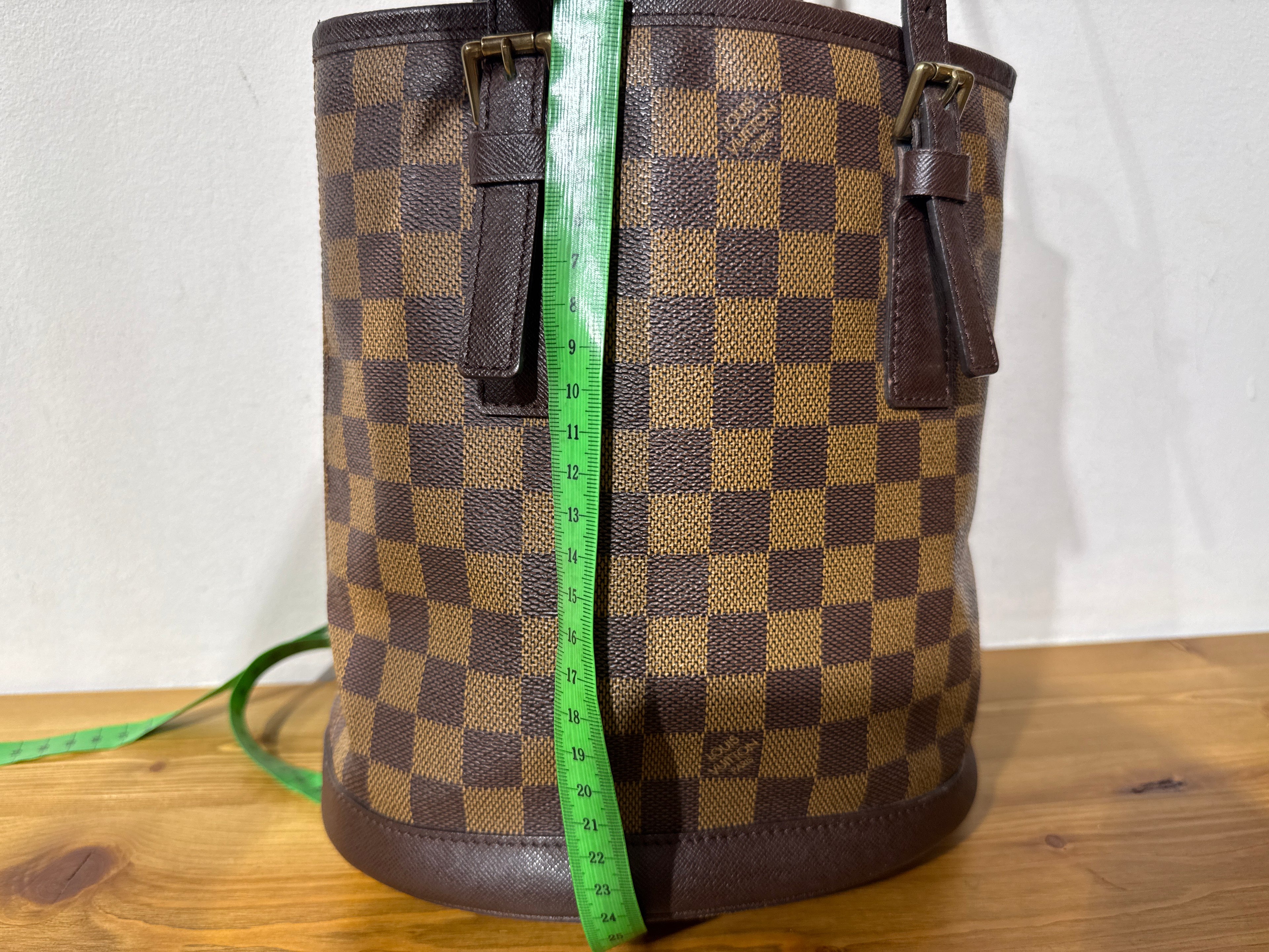 Louis Vuitton Marais
