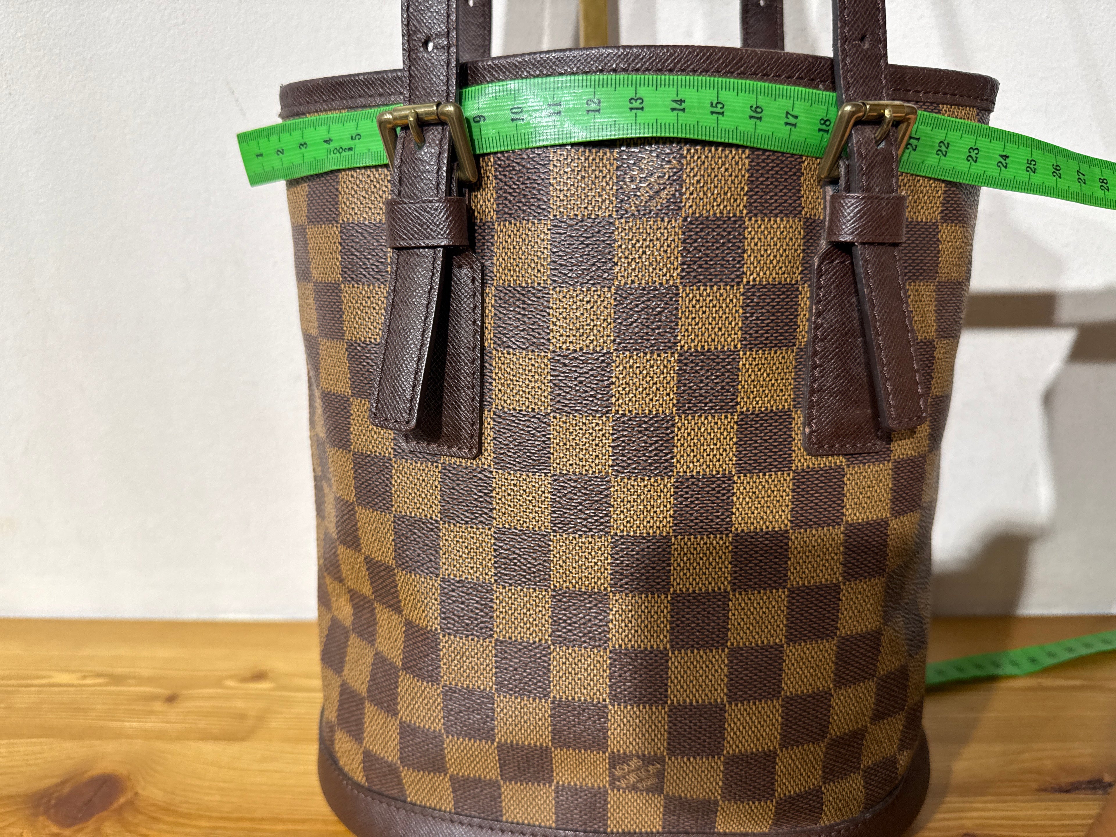 Louis Vuitton Marais
