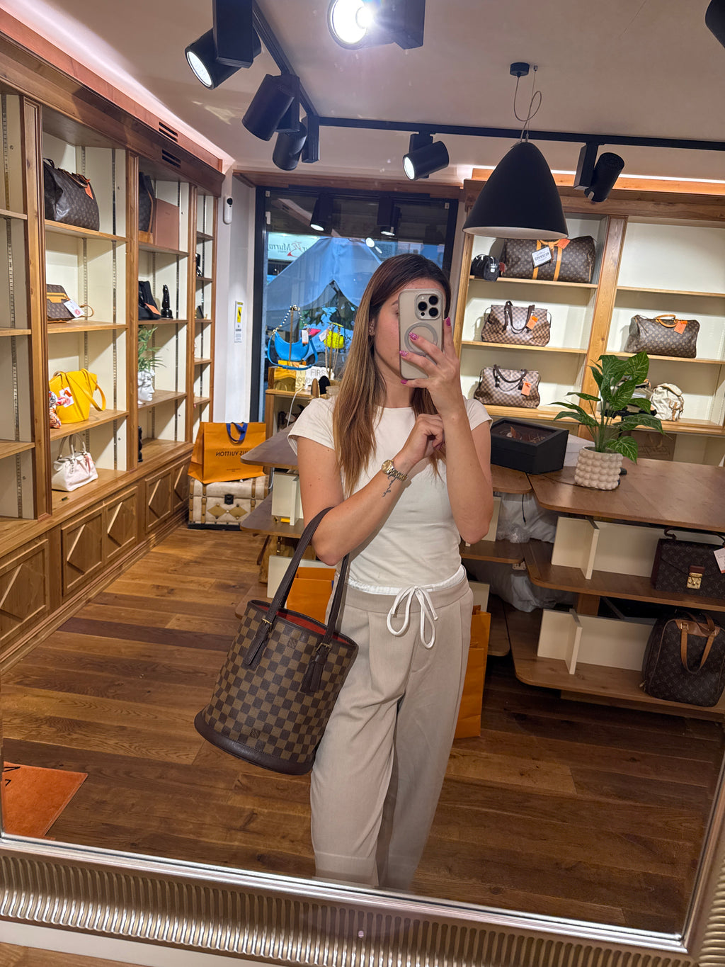 Louis Vuitton Marais