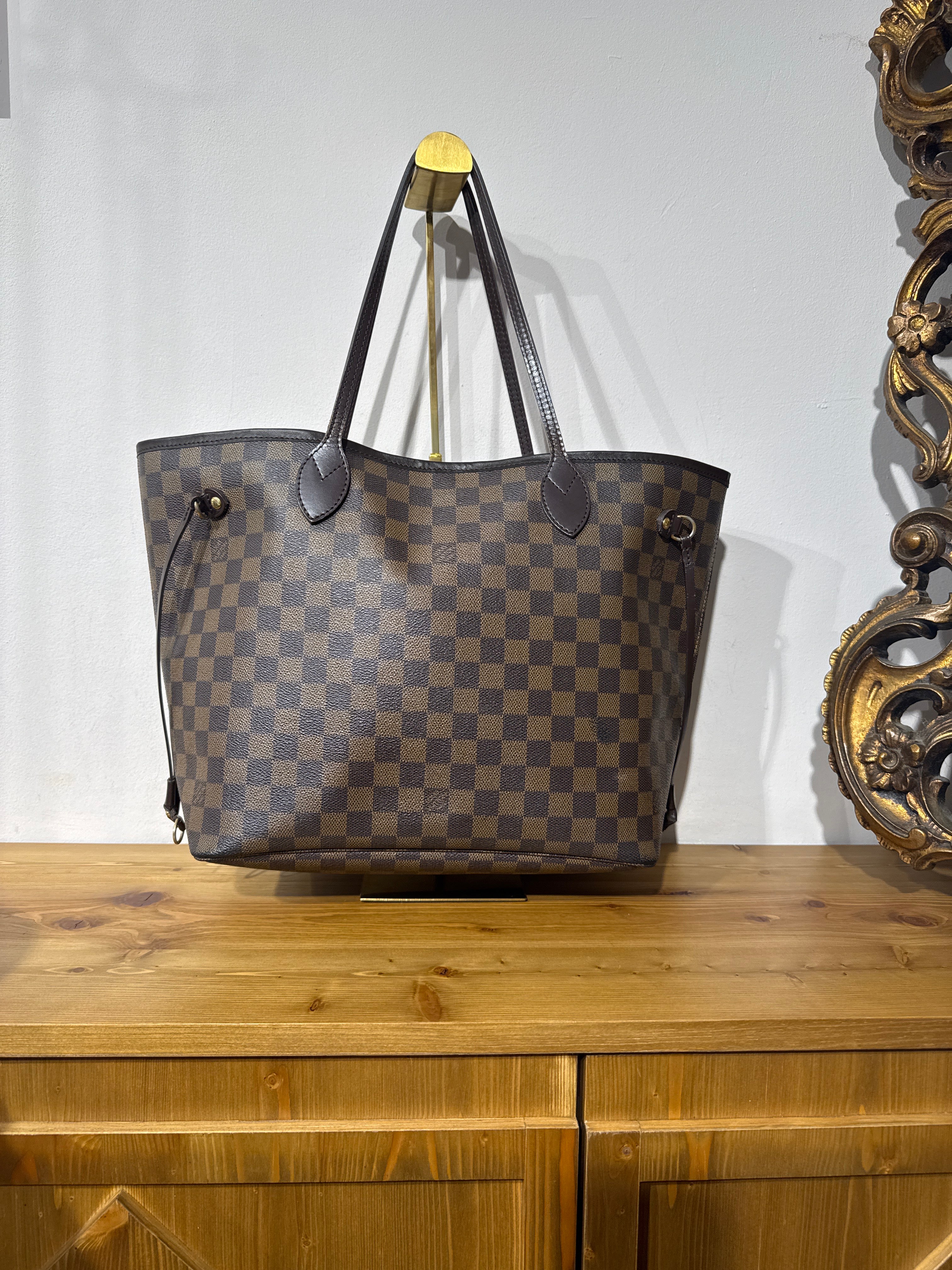 Louis Vuitton Neverfull Damier MM