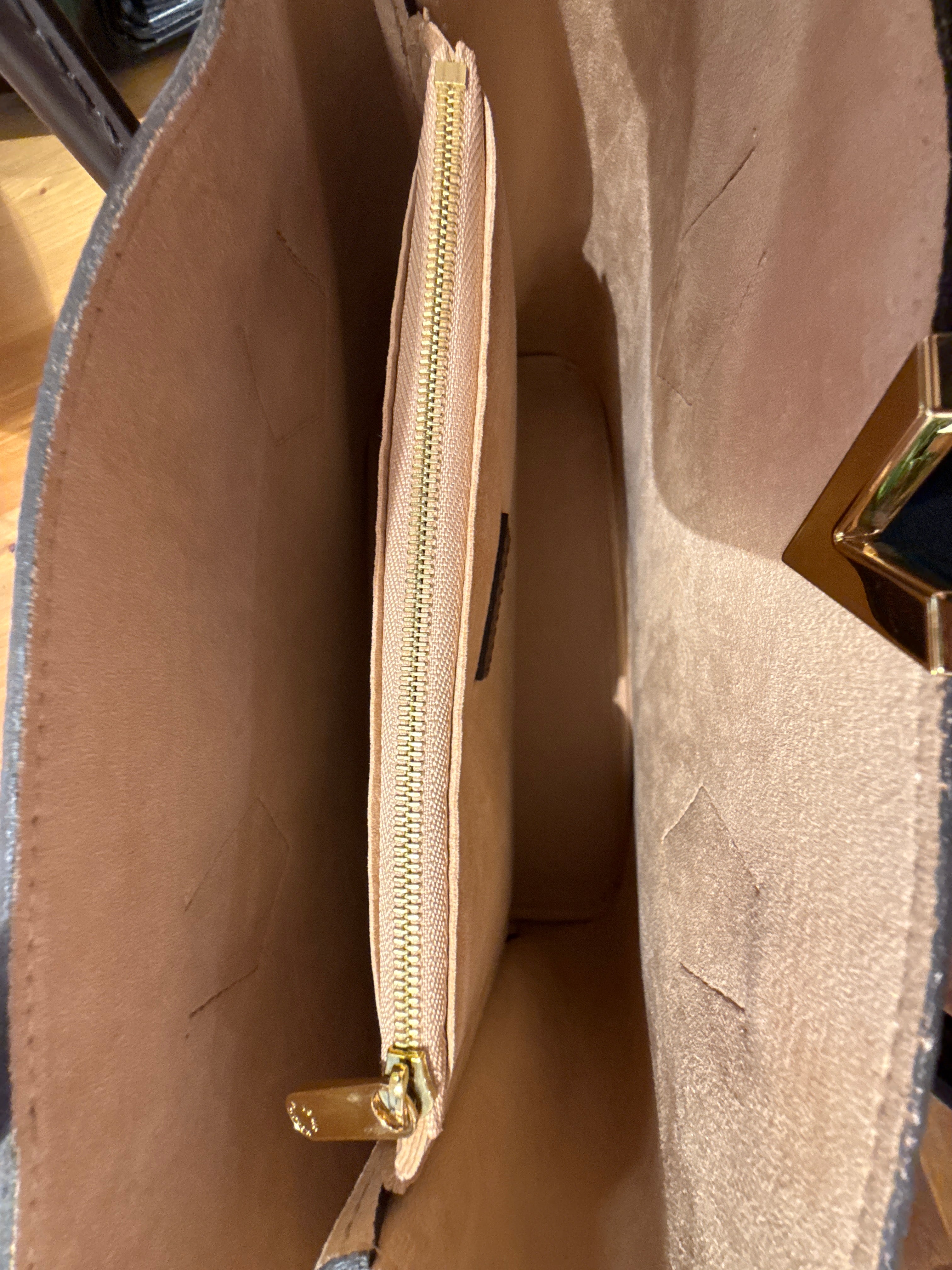 Louis Vuitton Kensington Damier