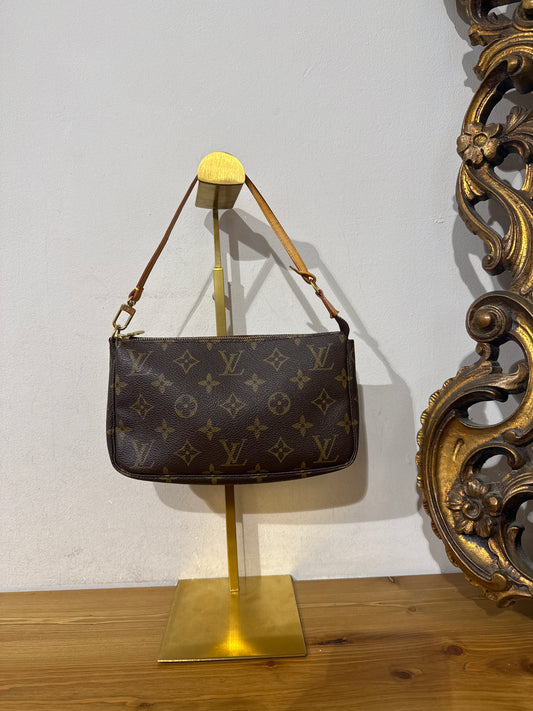 Louis Vuitton Pochette Monogram