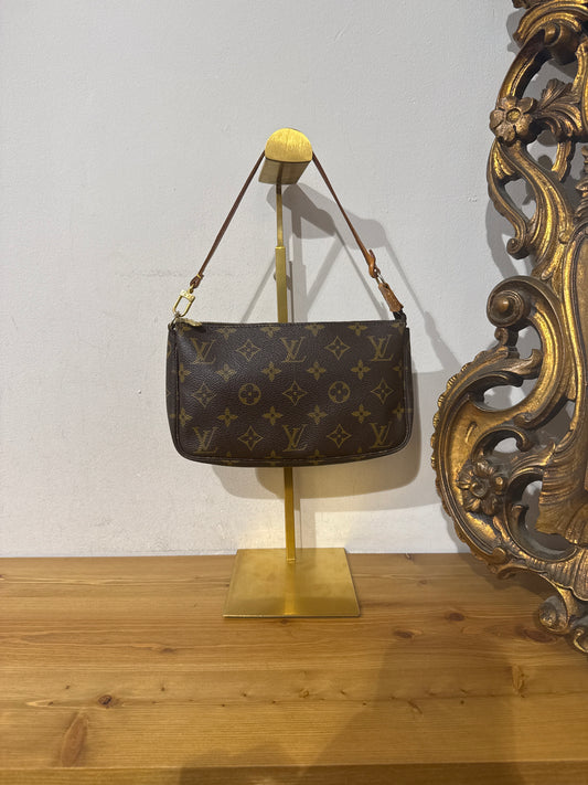 Louis Vuitton Pochette Monogram