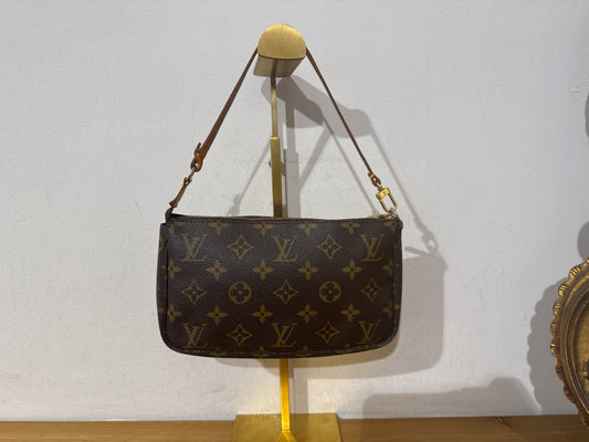 Louis Vuitton Pochette Monogram