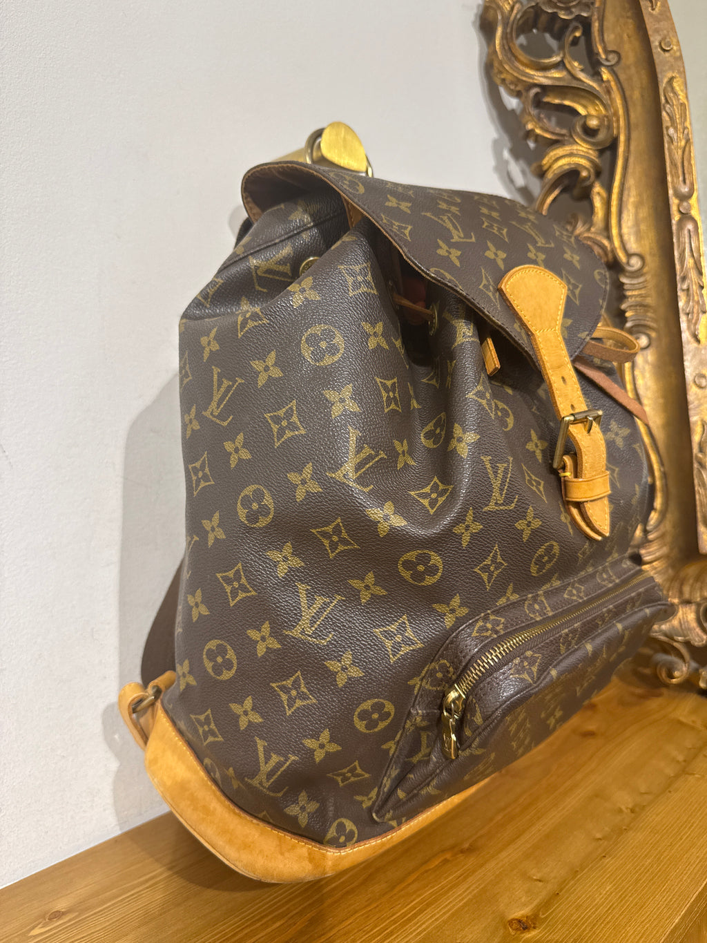 Louis Vuitton Montsouirs GM