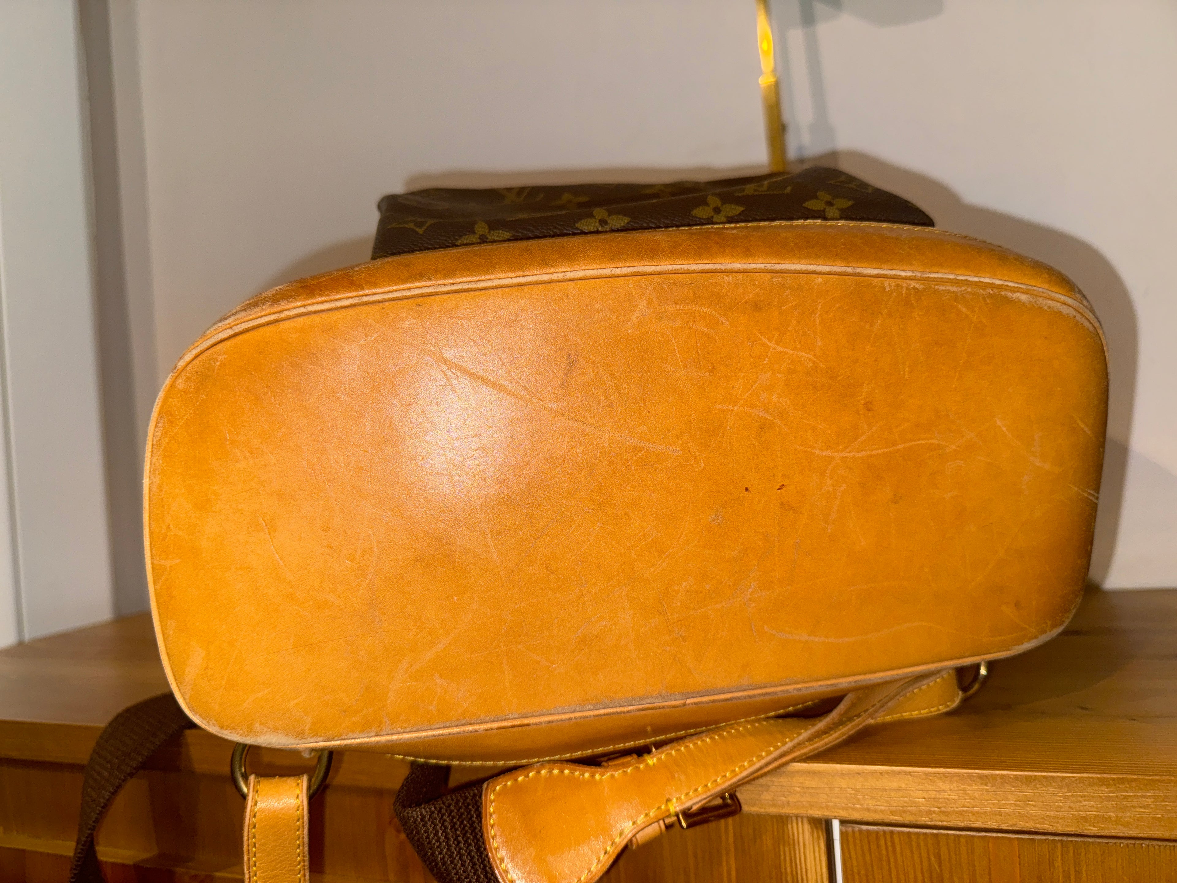 Louis Vuitton Montsouirs GM