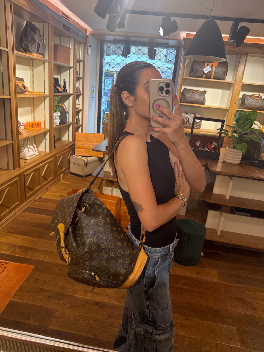 Louis Vuitton Montsouirs GM