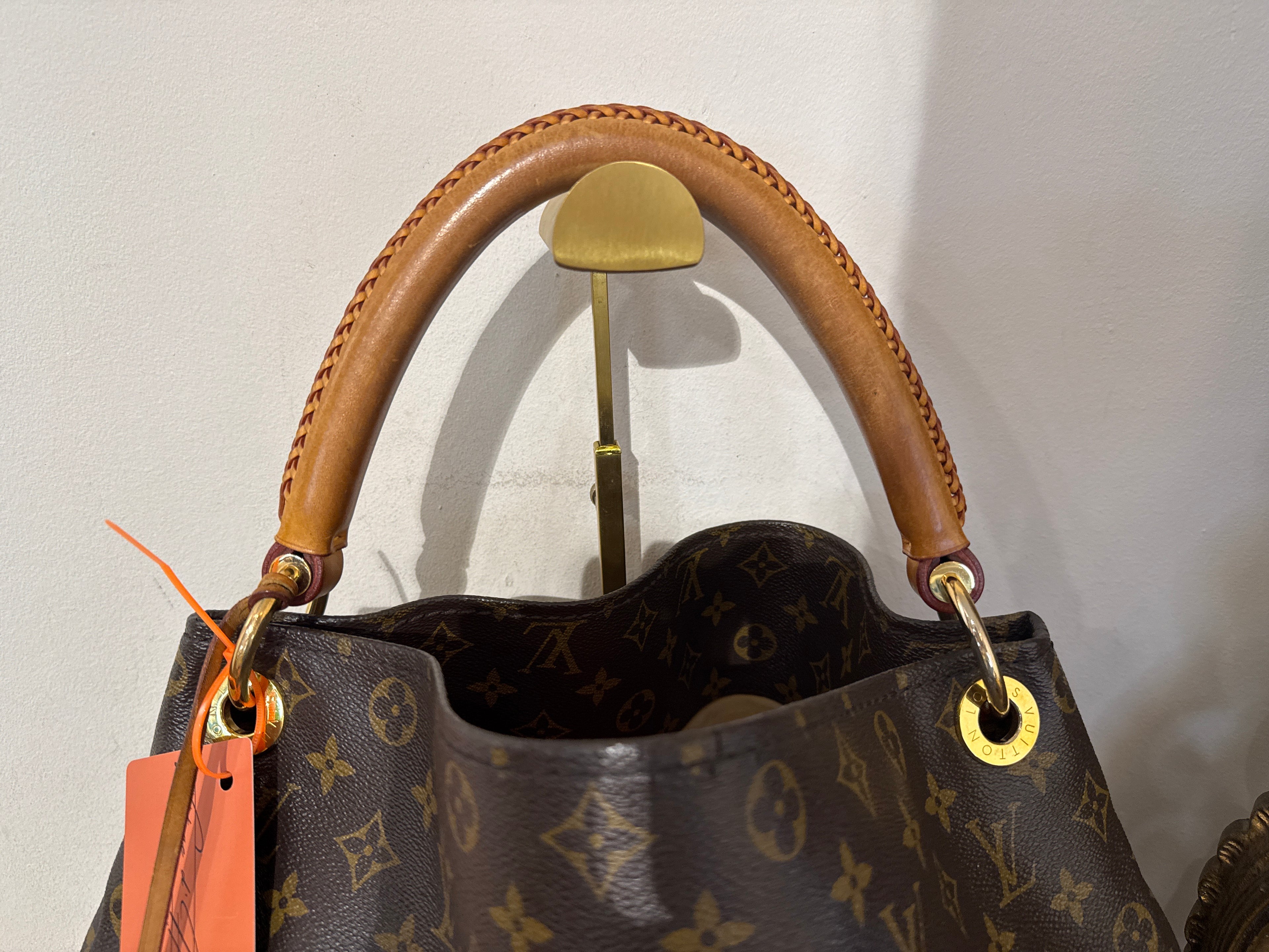 Louis Vuitton Artsy MM