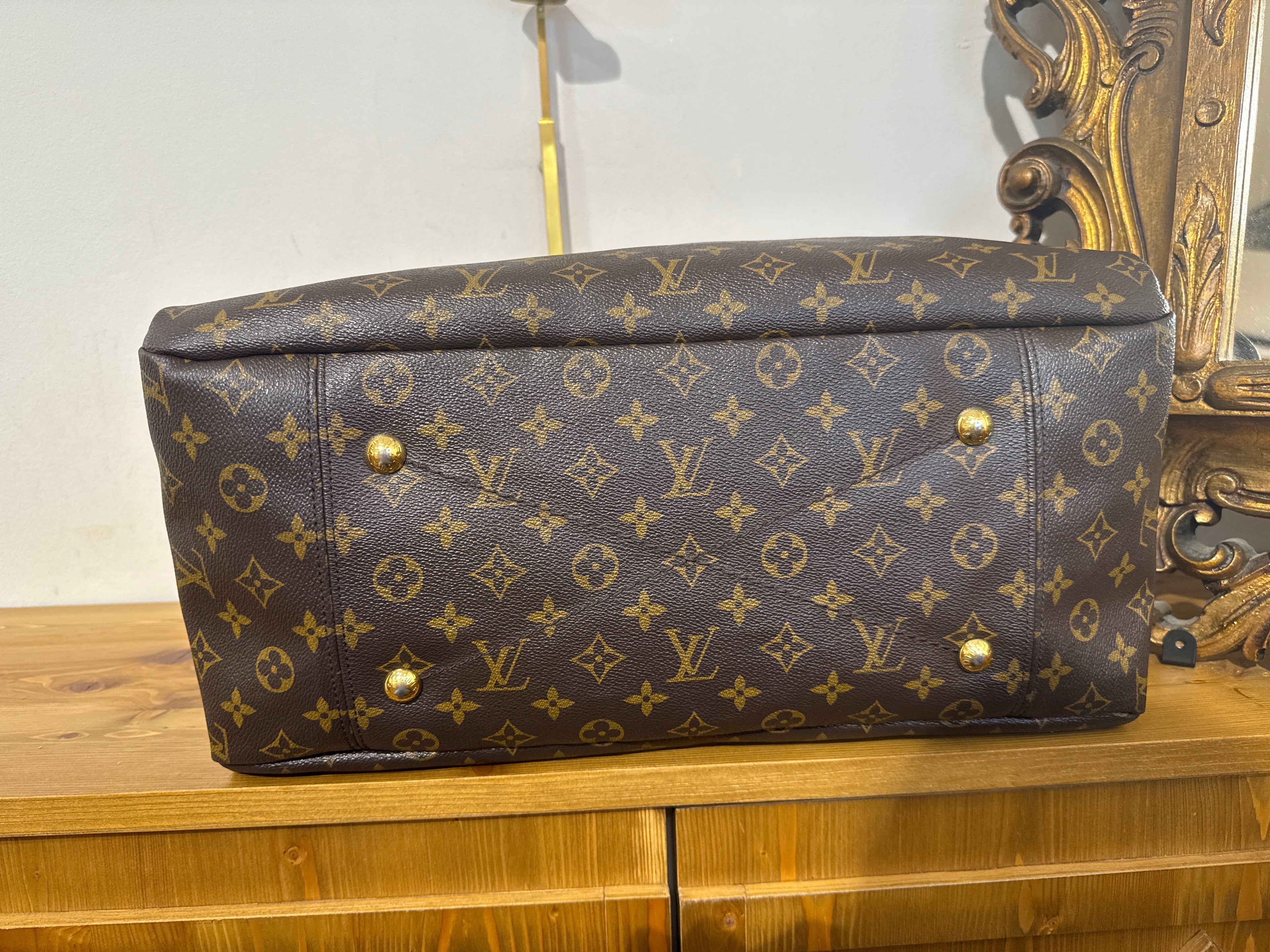 Louis Vuitton Artsy MM