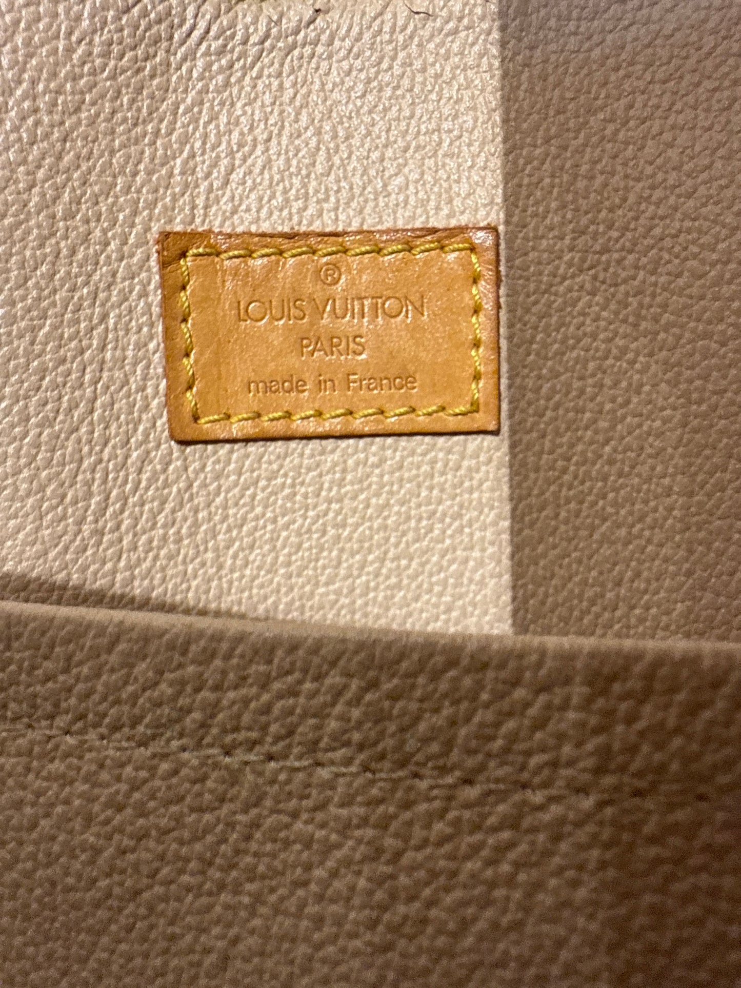 Louis Vuitton Sac Plat