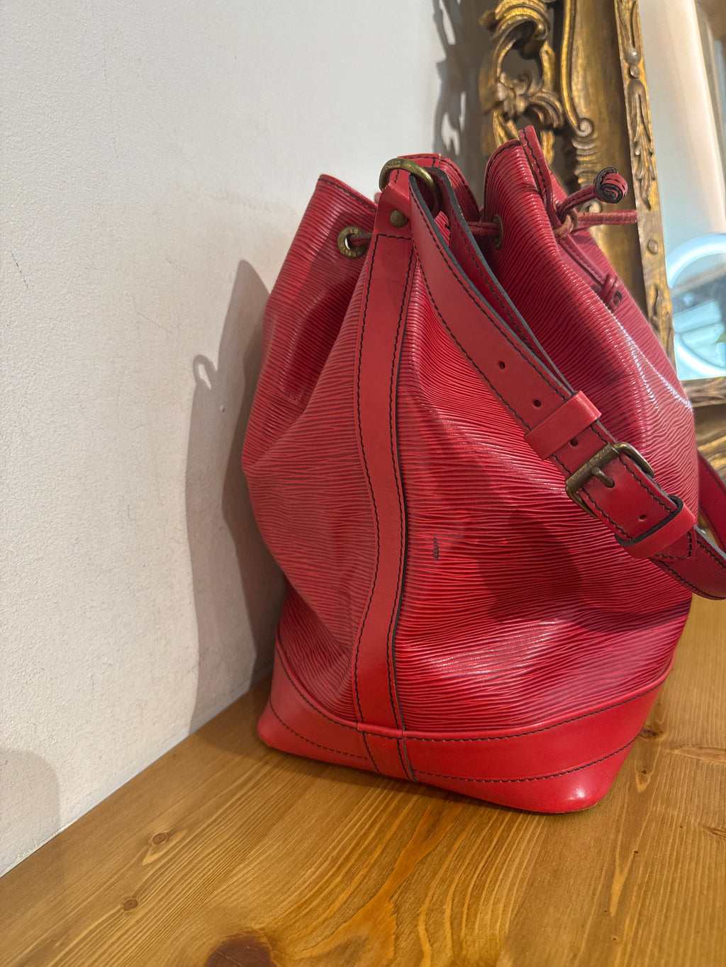 Louis Vuitton Noe Epi Red